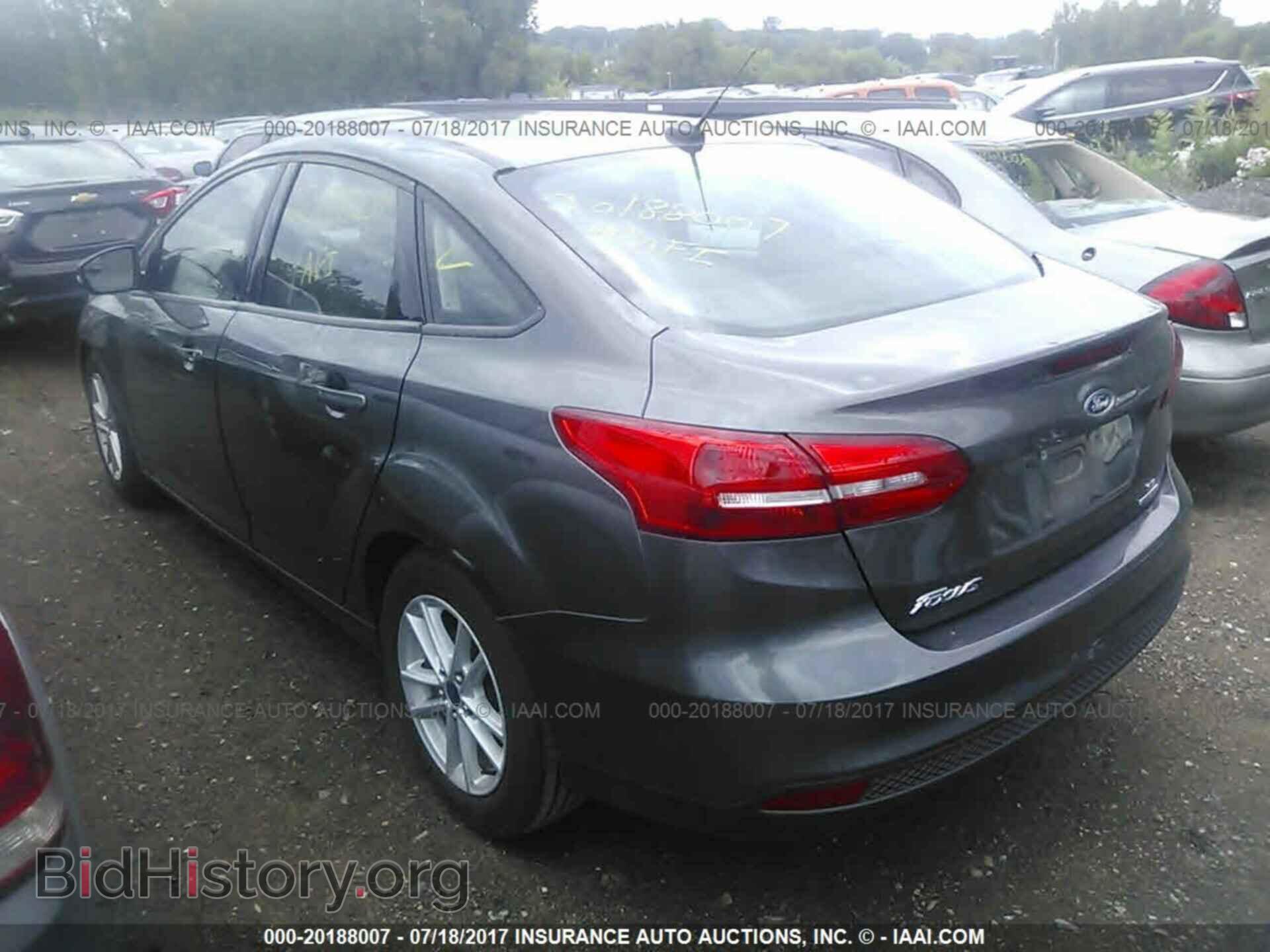 2016 Ford Focus - VIN: 1FADP3F28GL216040 - Photo 3