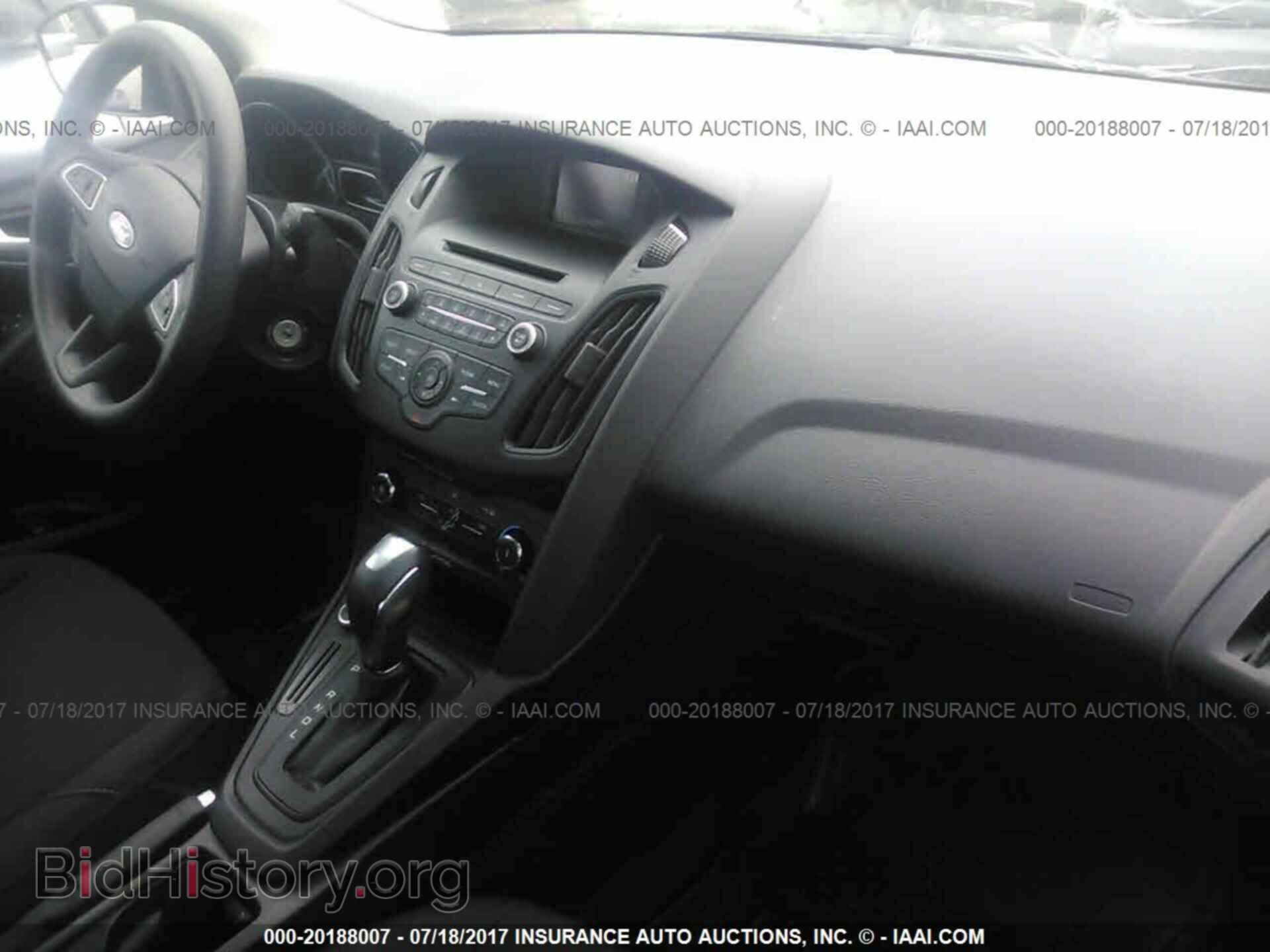 2016 Ford Focus - VIN: 1FADP3F28GL216040 - Photo 5