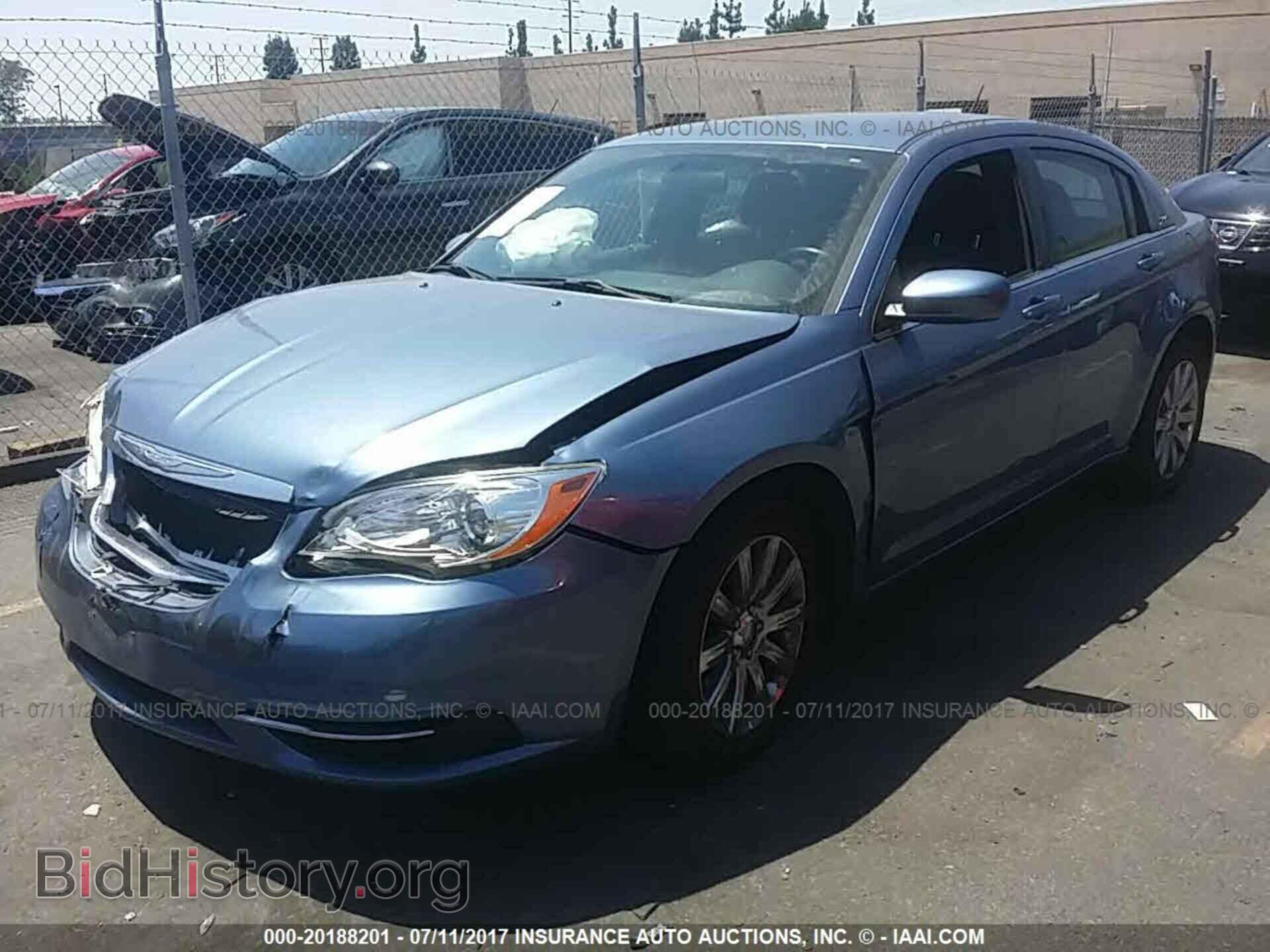 2011 Chrysler 200 - VIN: 1C3BC1FB2BN592963 - Photo 2