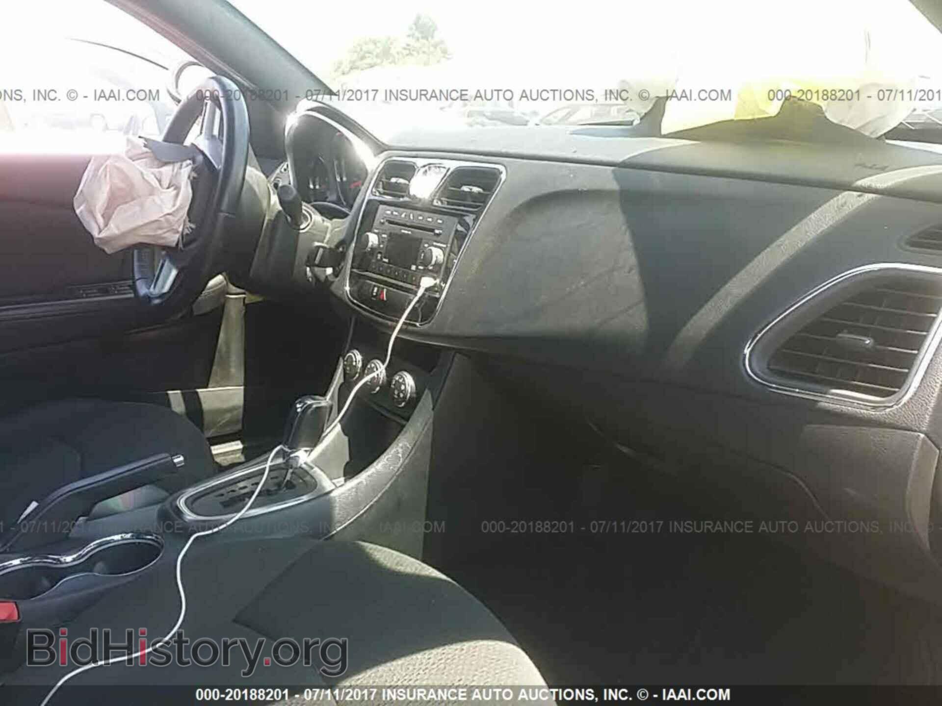 2011 Chrysler 200 - VIN: 1C3BC1FB2BN592963 - Photo 5