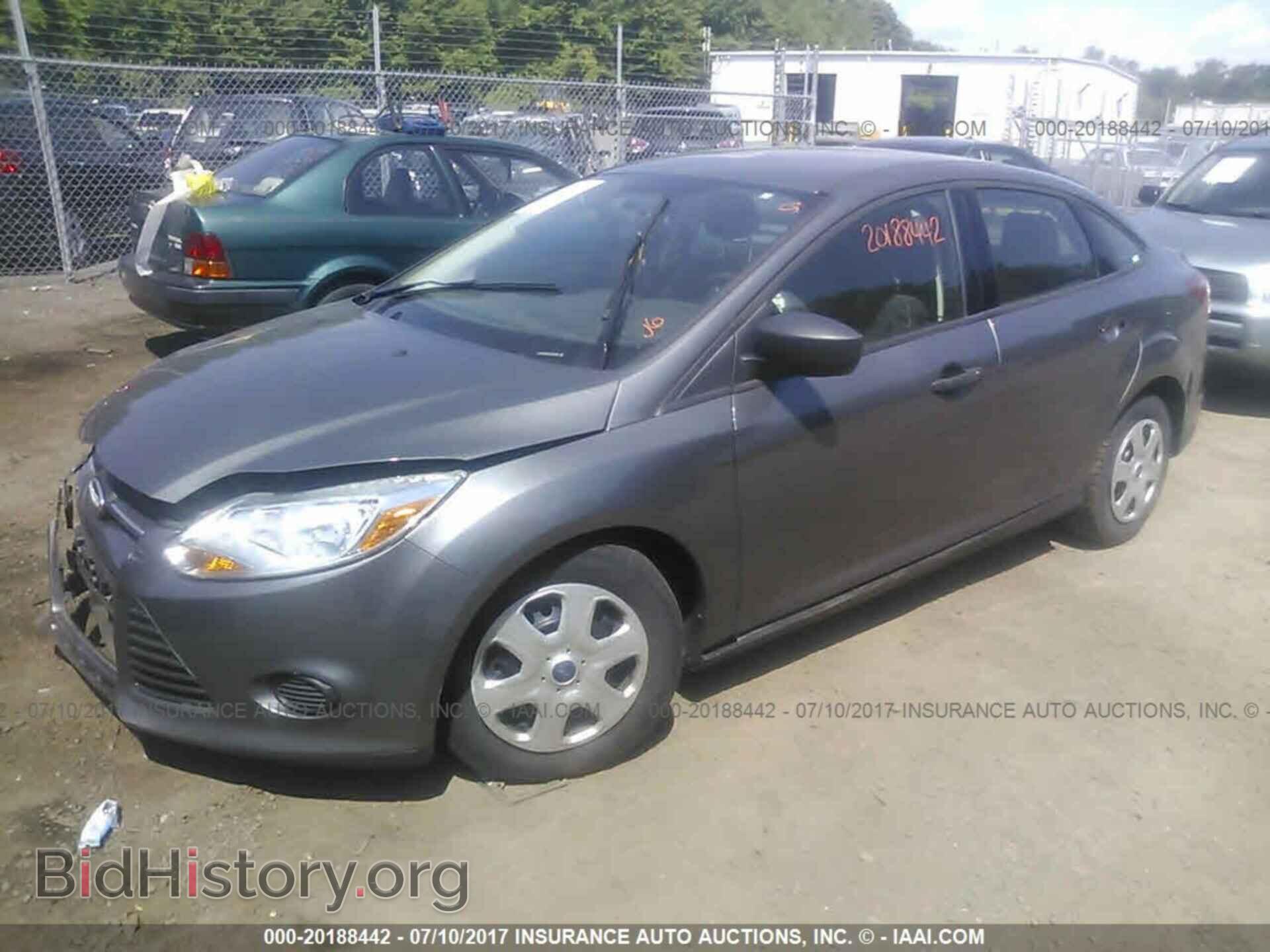 2013 Ford Focus - VIN: 1FADP3E25DL124963 - Photo 2