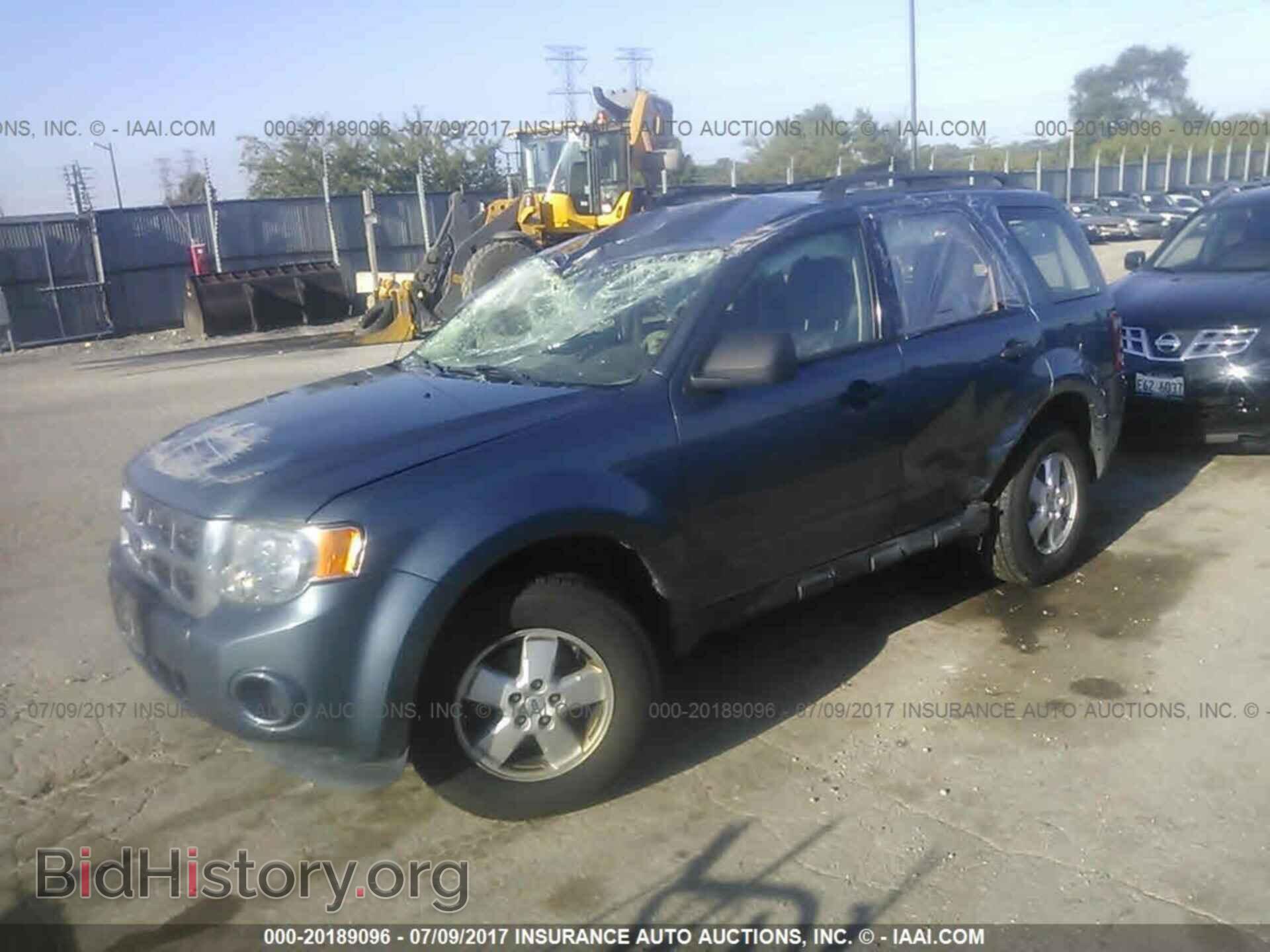 2011 Ford Escape - VIN: 1FMCU0C73BKA48170 - Photo 2