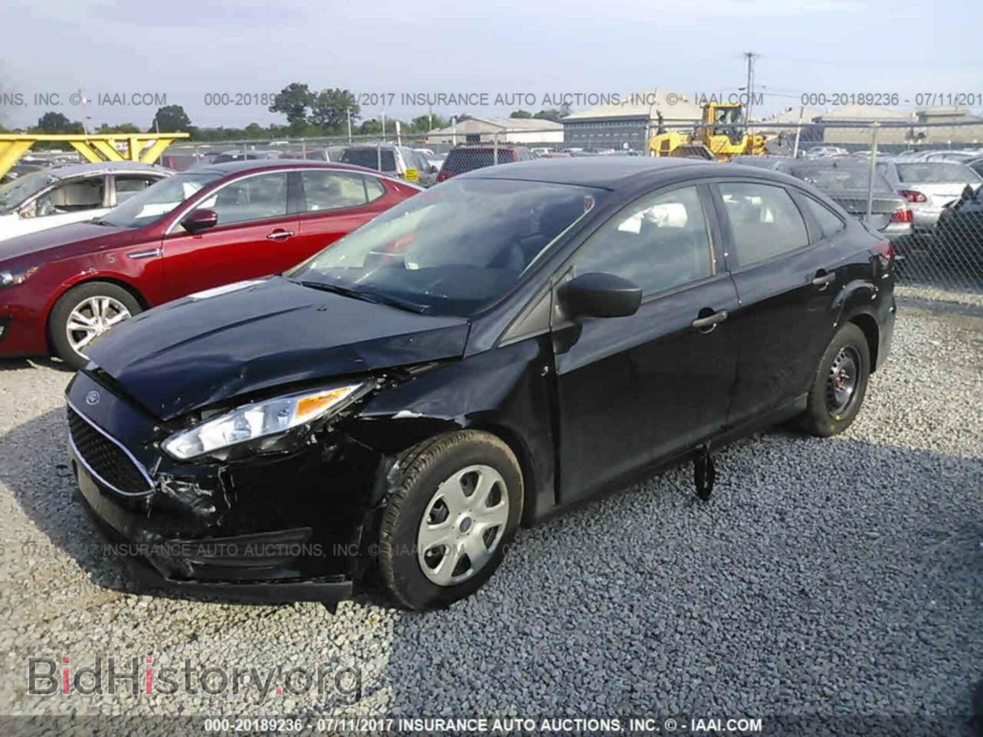 2017 Ford Focus - VIN: 1FADP3E21HL253305 - Photo 2