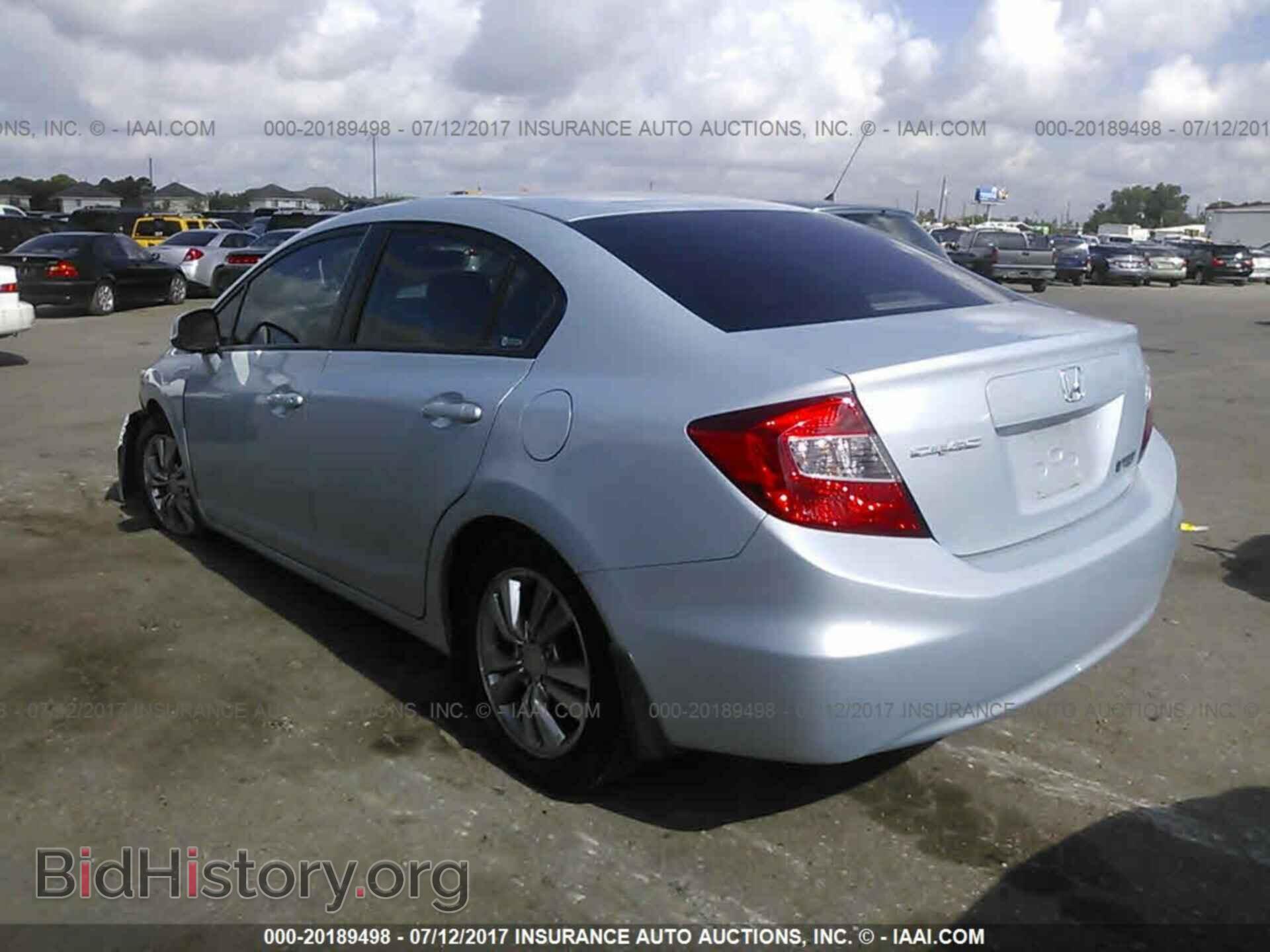 2012 Honda Civic - VIN: 2HGFB2F92CH514102 - Photo 3
