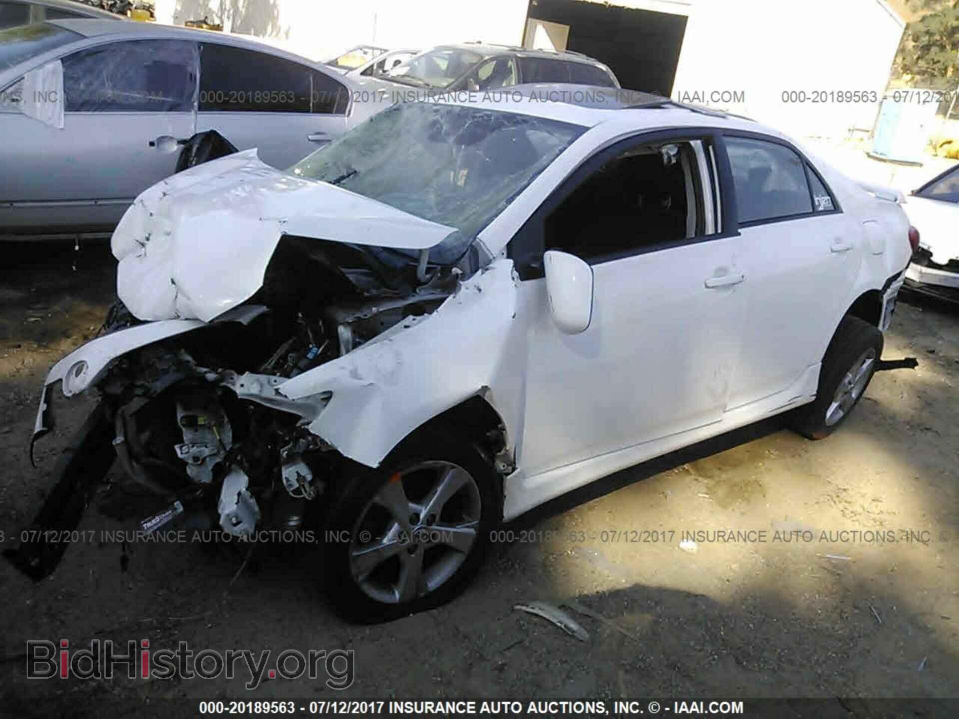 2011 Toyota Corolla - VIN: 2T1BU4EE9BC700584 - Фото 2