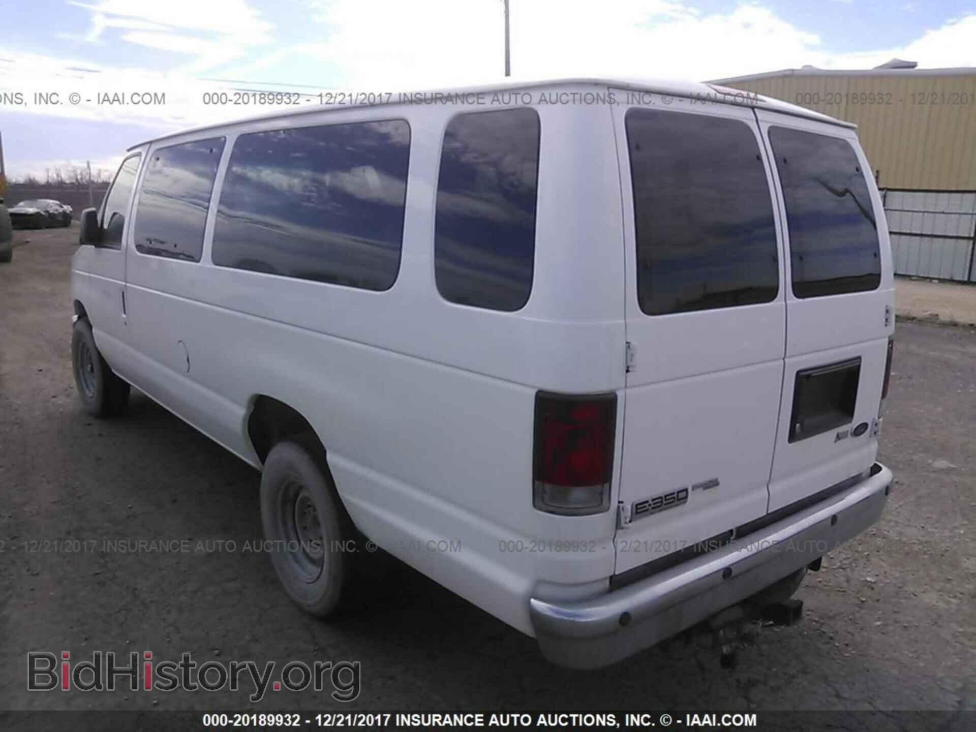 2011 Ford Econoline - VIN: 1FBSS3BL4BDB09136 - Фото 3
