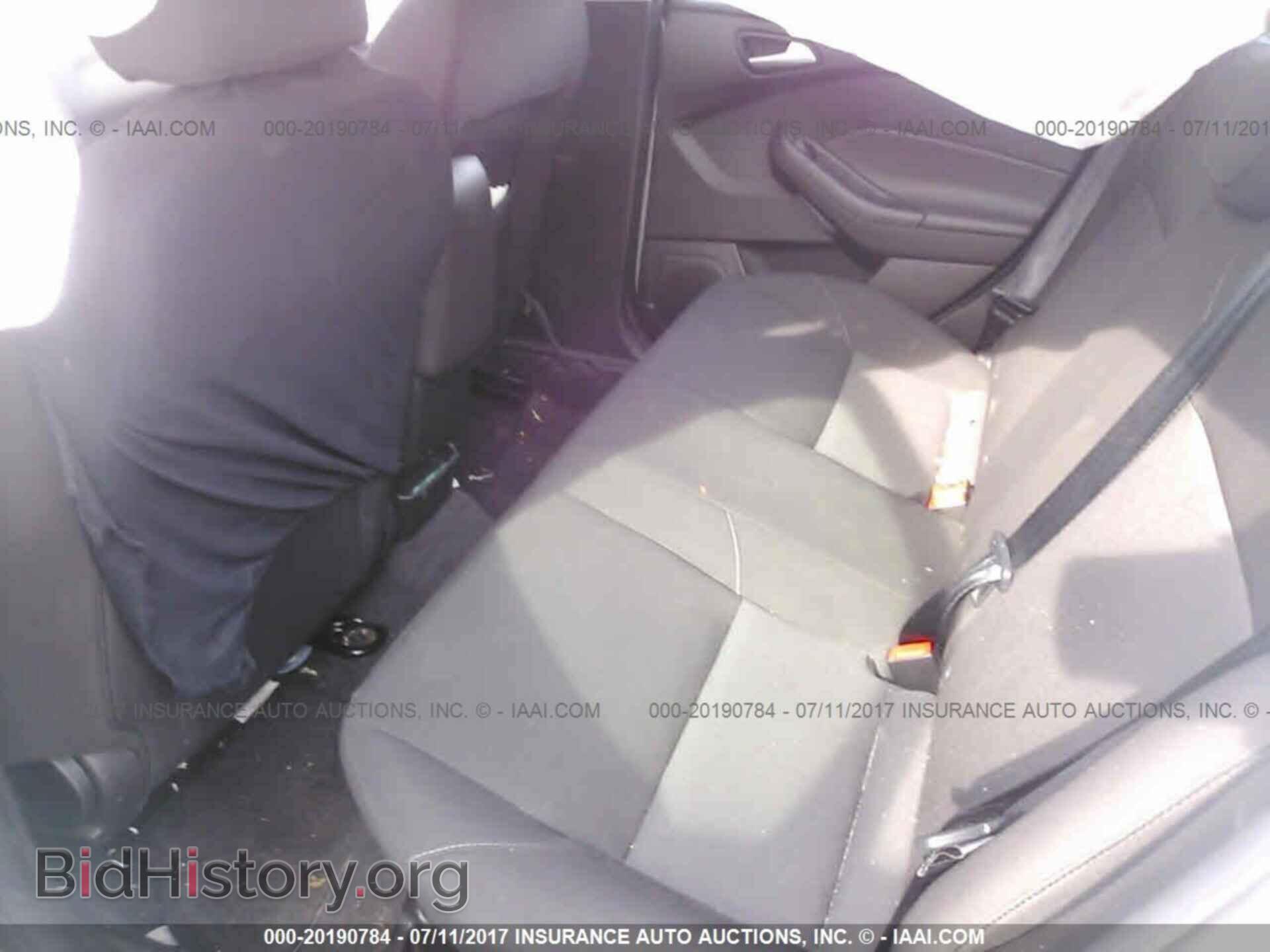 2016 Ford Focus - VIN: 1FADP3F21GL368354 - Photo 8