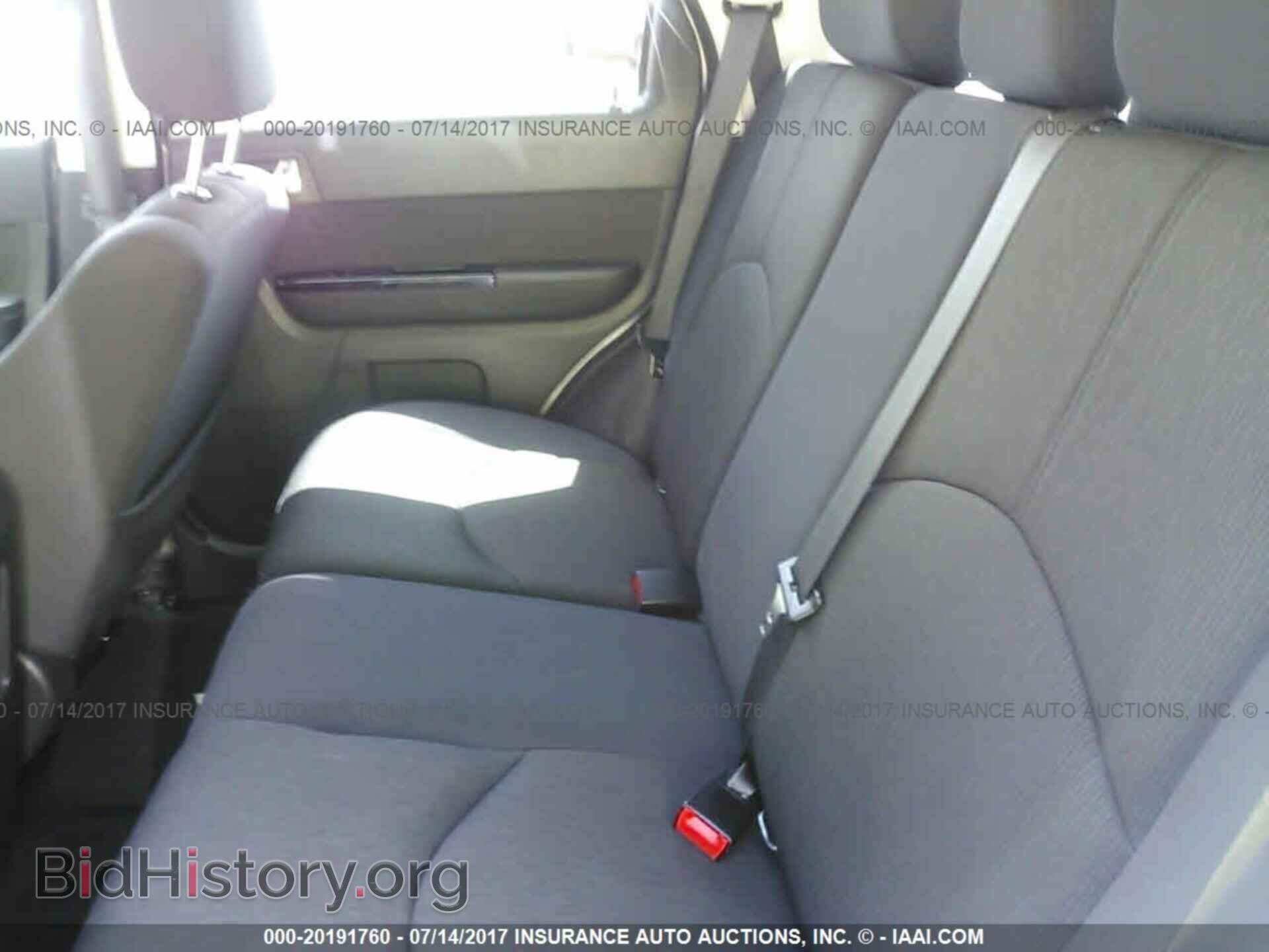 2011 Mazda Tribute - VIN: 4F2CY9C76BKM05211 - Фото 8