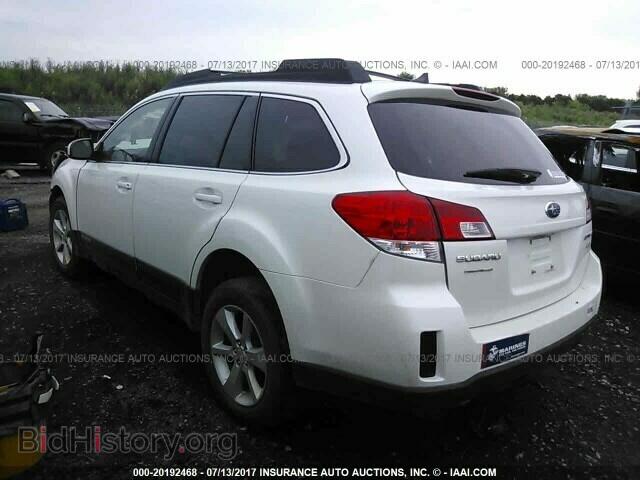 2014 Subaru Outback - VIN: 4S4BRBCC3E3200582 - Photo 3