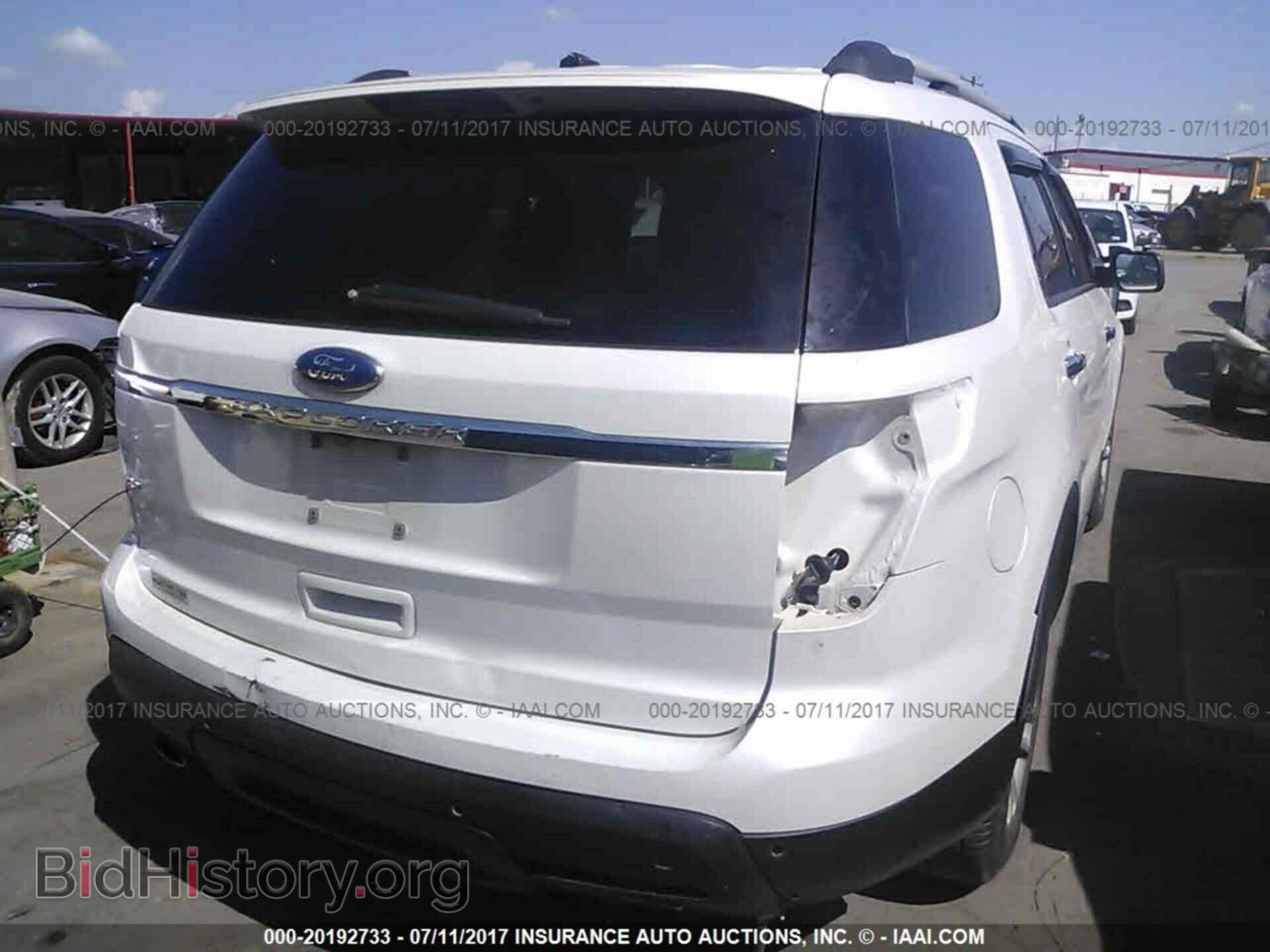 2011 Ford Explorer - VIN: 1FMHK7D84BGA31957 - Фото 4