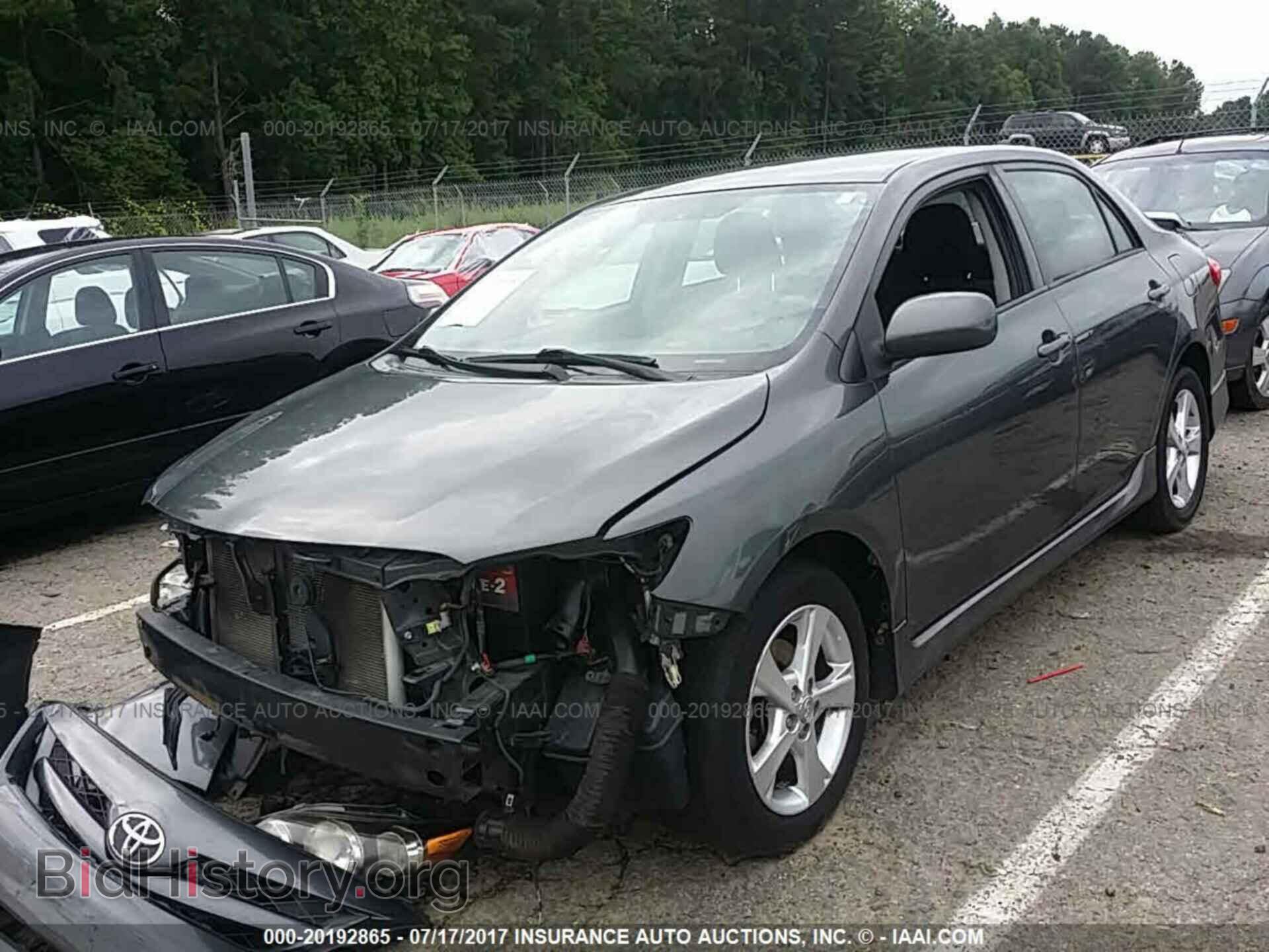 2011 Toyota Corolla - VIN: 2T1BU4EE0BC670083 - Фото 2