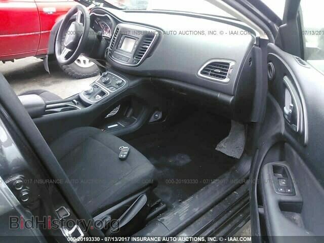 2016 Chrysler 200 - VIN: 1C3CCCFB1GN182162 - Photo 5