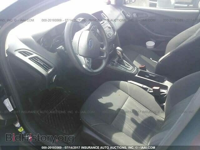 2016 Ford Focus - VIN: 1FADP3E21GL301237 - Photo 5