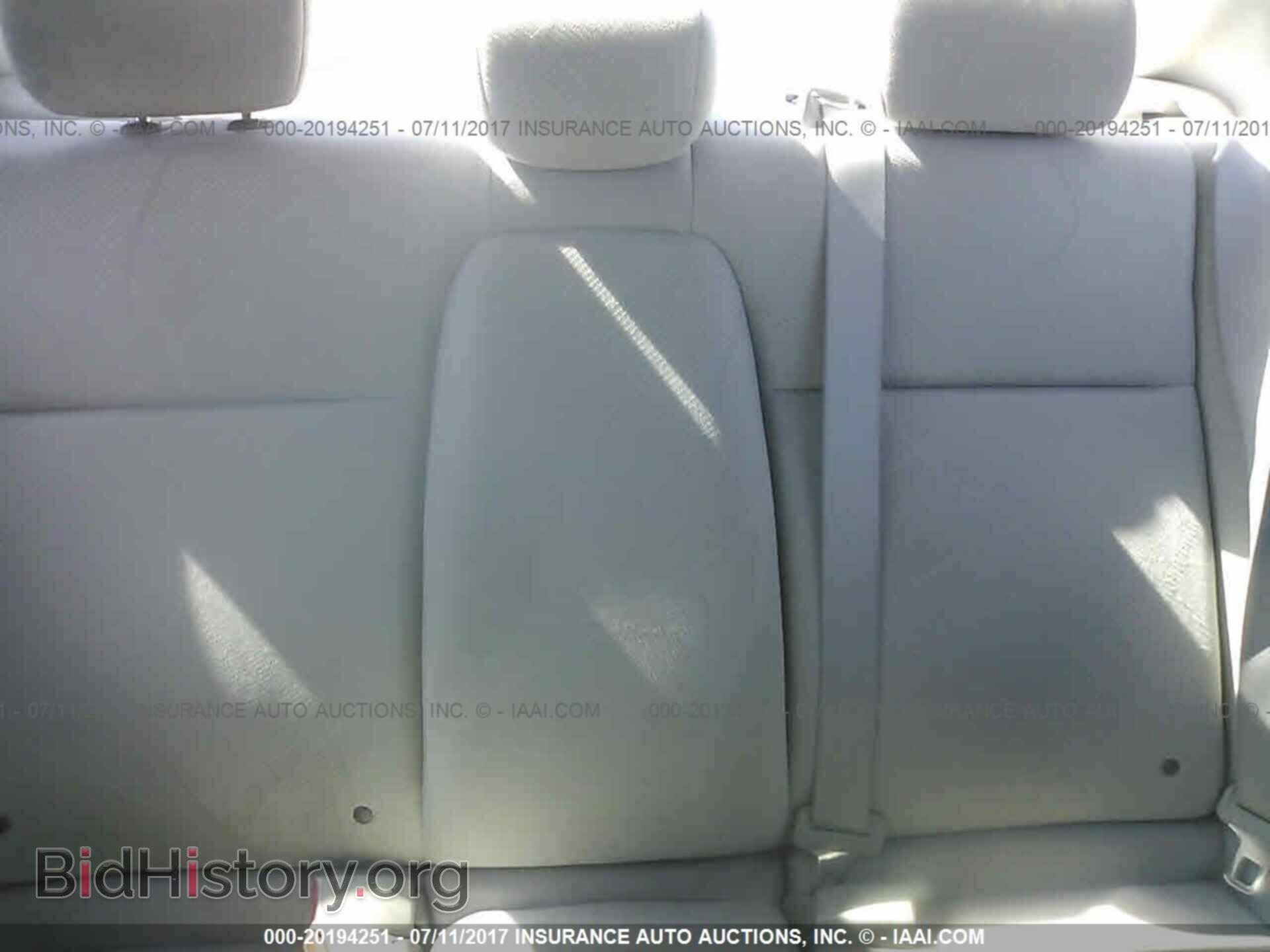 2012 Honda Civic - VIN: 2HGFB2F57CH560473 - Photo 8