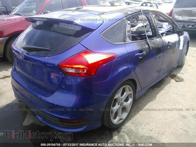 2015 Ford Focus - VIN: 1FADP3L95FL261033 - Photo 4