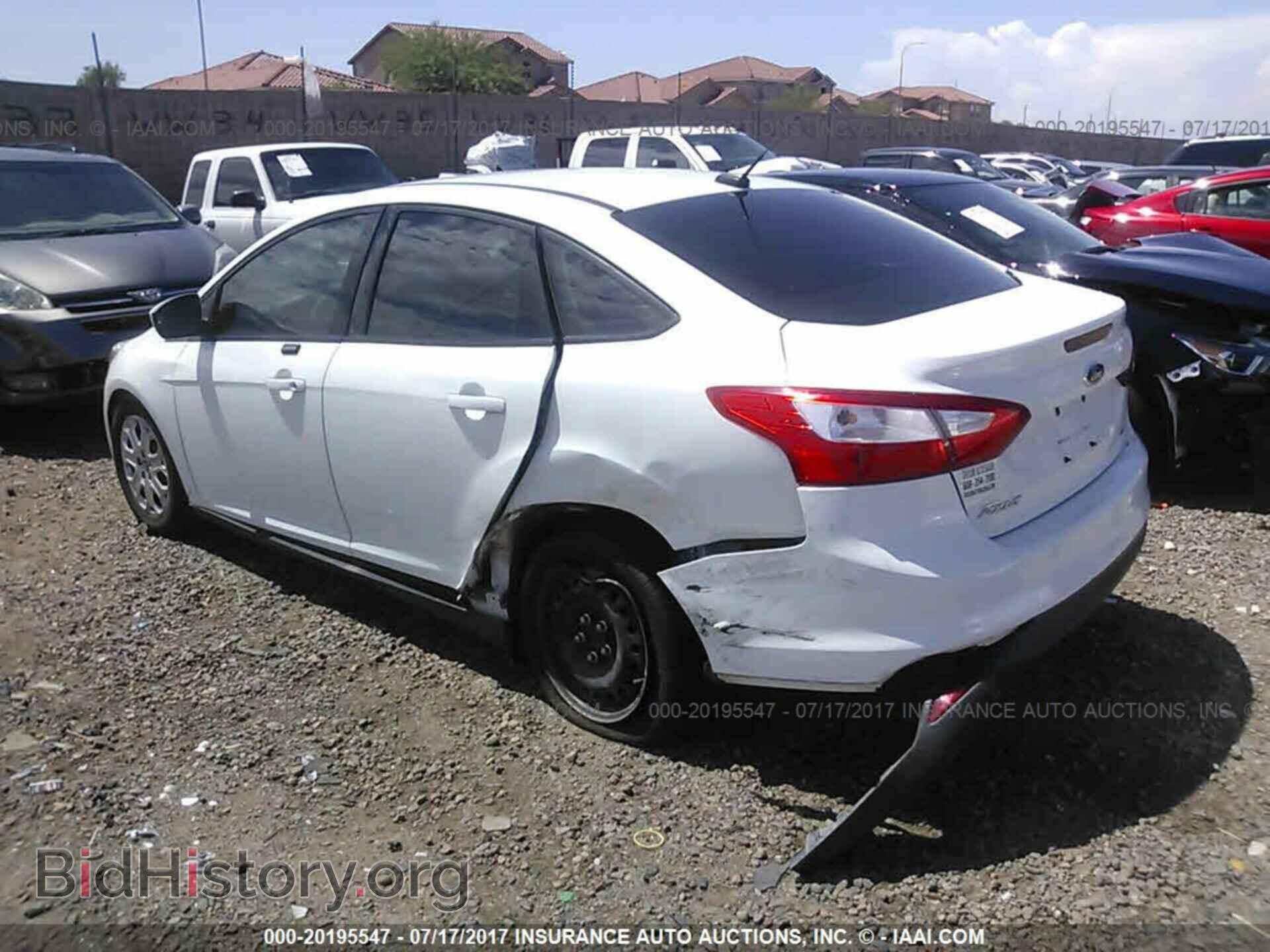 2012 Ford Focus - VIN: 1FAHP3F29CL175137 - Photo 3