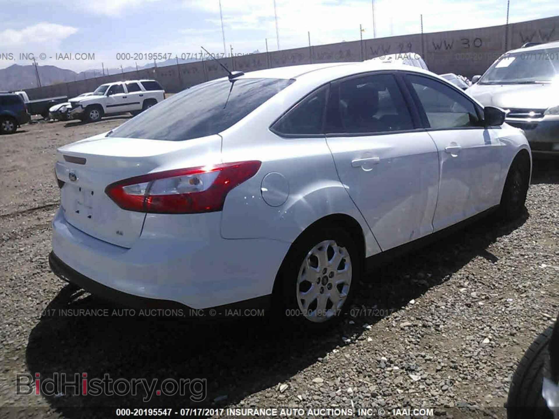 2012 Ford Focus - VIN: 1FAHP3F29CL175137 - Photo 4