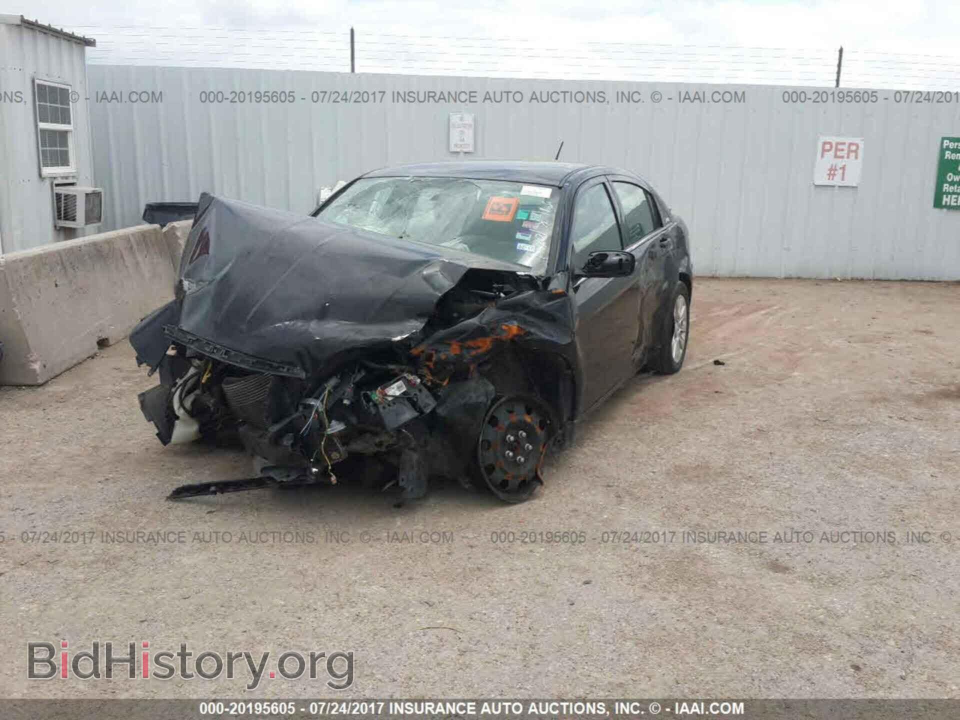 2011 Chrysler 200 - VIN: 1C3BC4FB5BN545766 - Photo 2