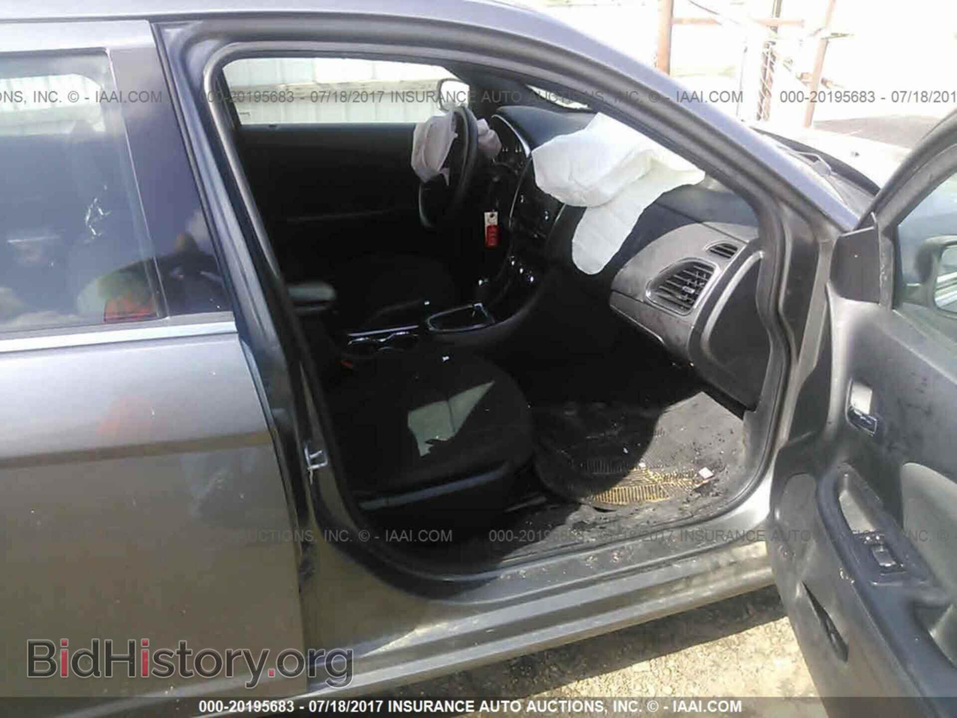 2012 Chrysler 200 - VIN: 1C3CCBAB7CN152336 - Фото 5