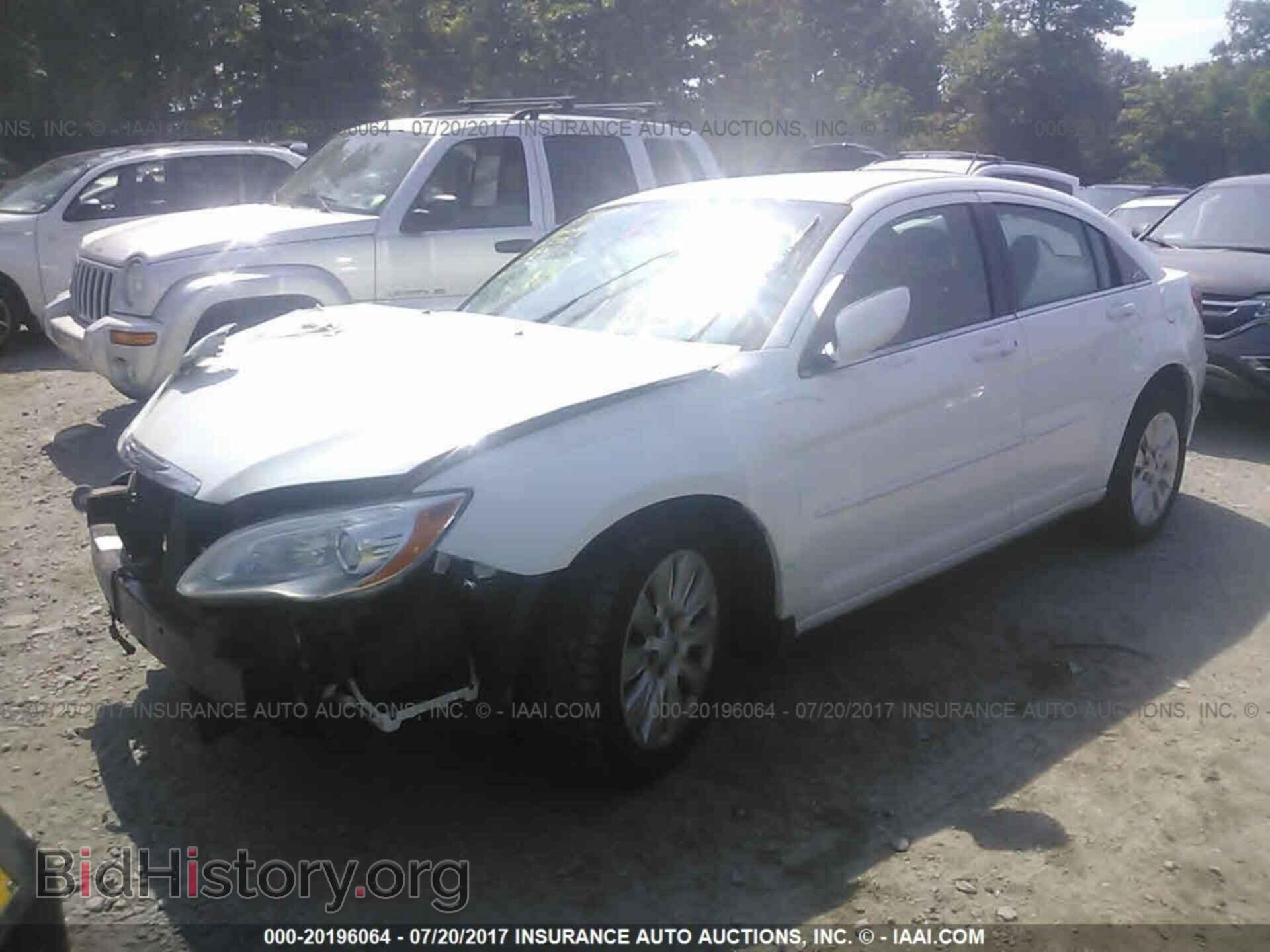 2011 Chrysler 200 - VIN: 1C3BC4FB5BN558534 - Photo 2
