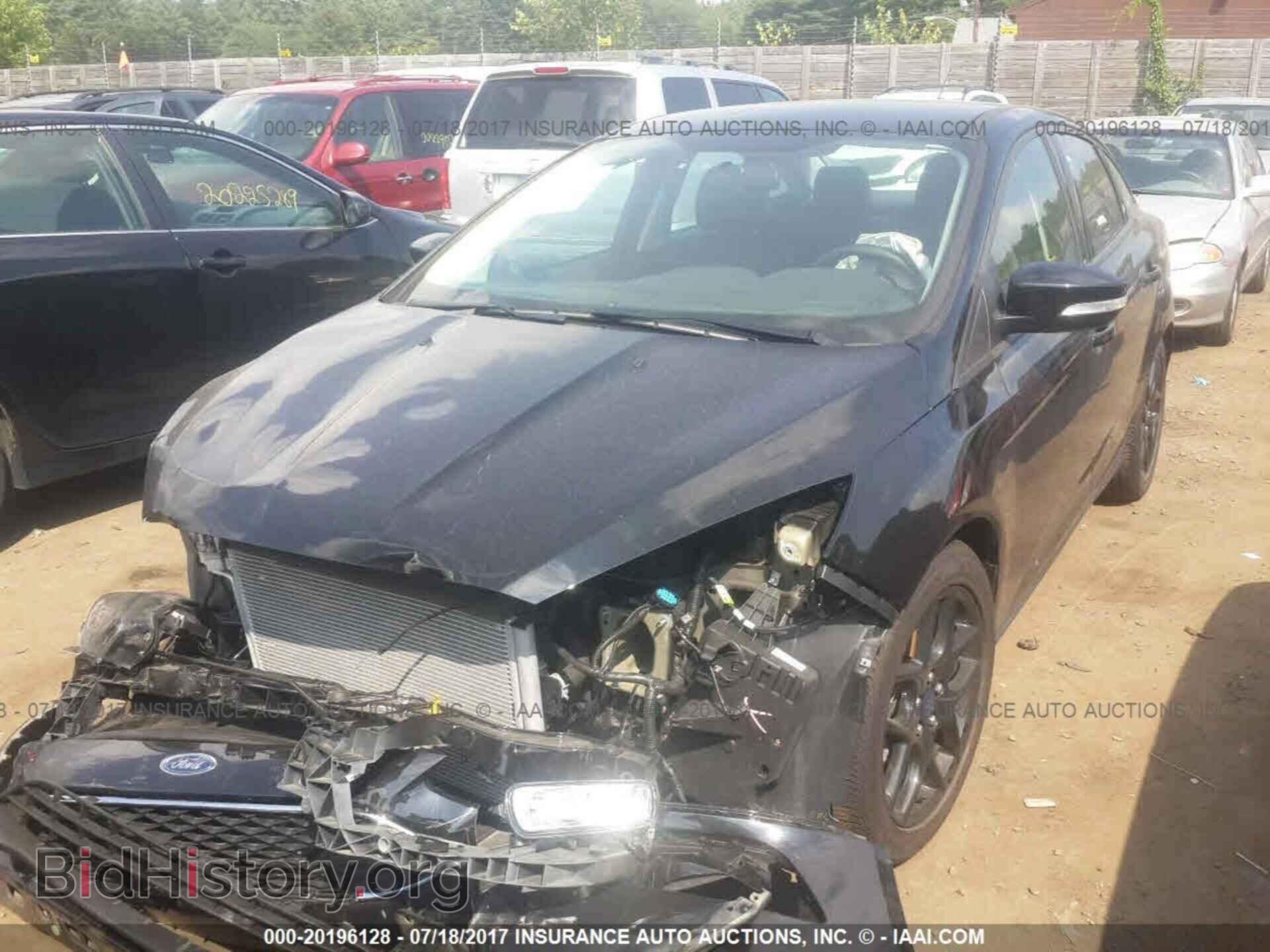 2016 Ford Focus - VIN: 1FADP3F27GL313083 - Photo 2