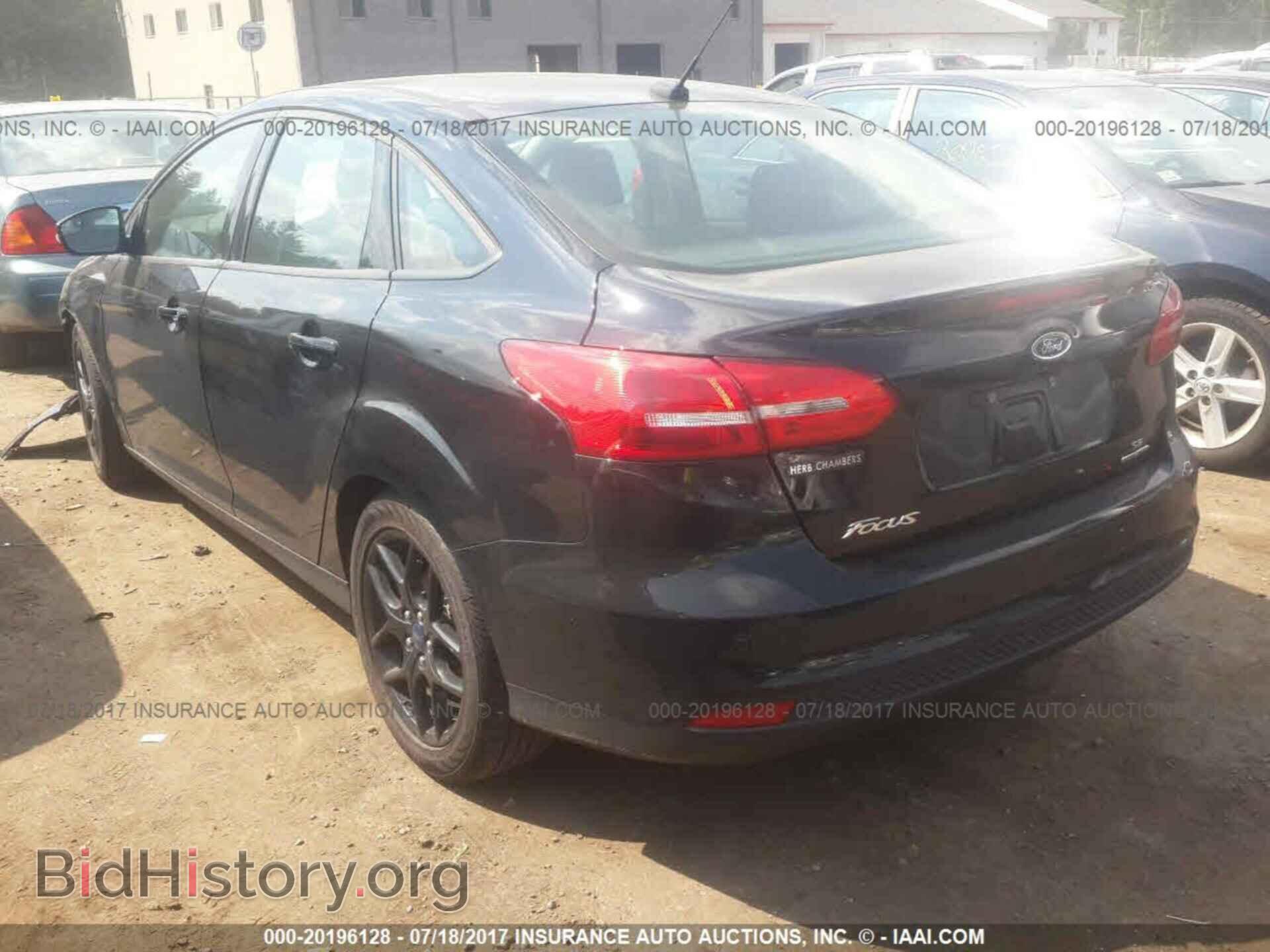 2016 Ford Focus - VIN: 1FADP3F27GL313083 - Photo 3