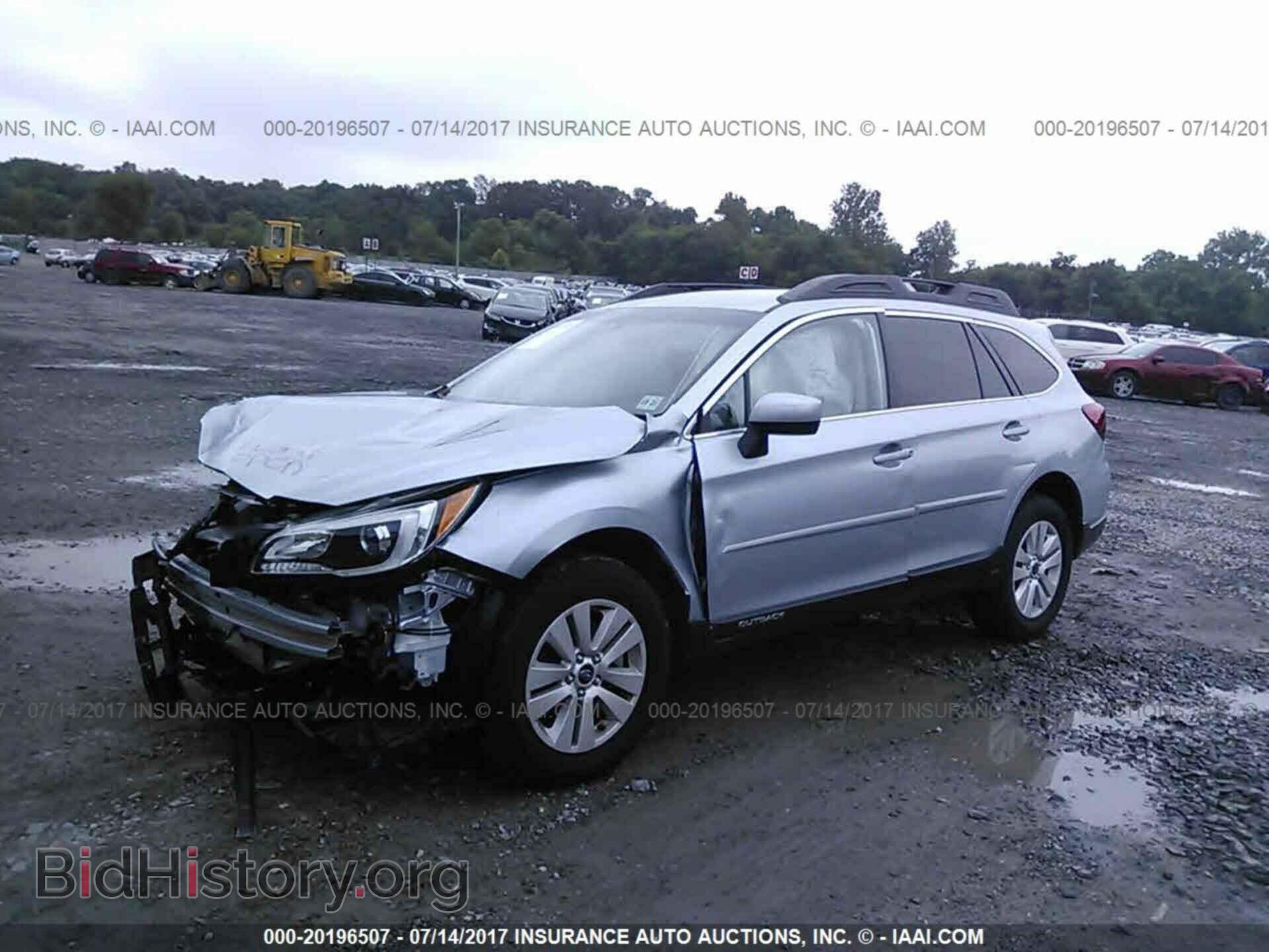 2017 Subaru Outback - VIN: 4S4BSACC1H3266244 - Фото 2
