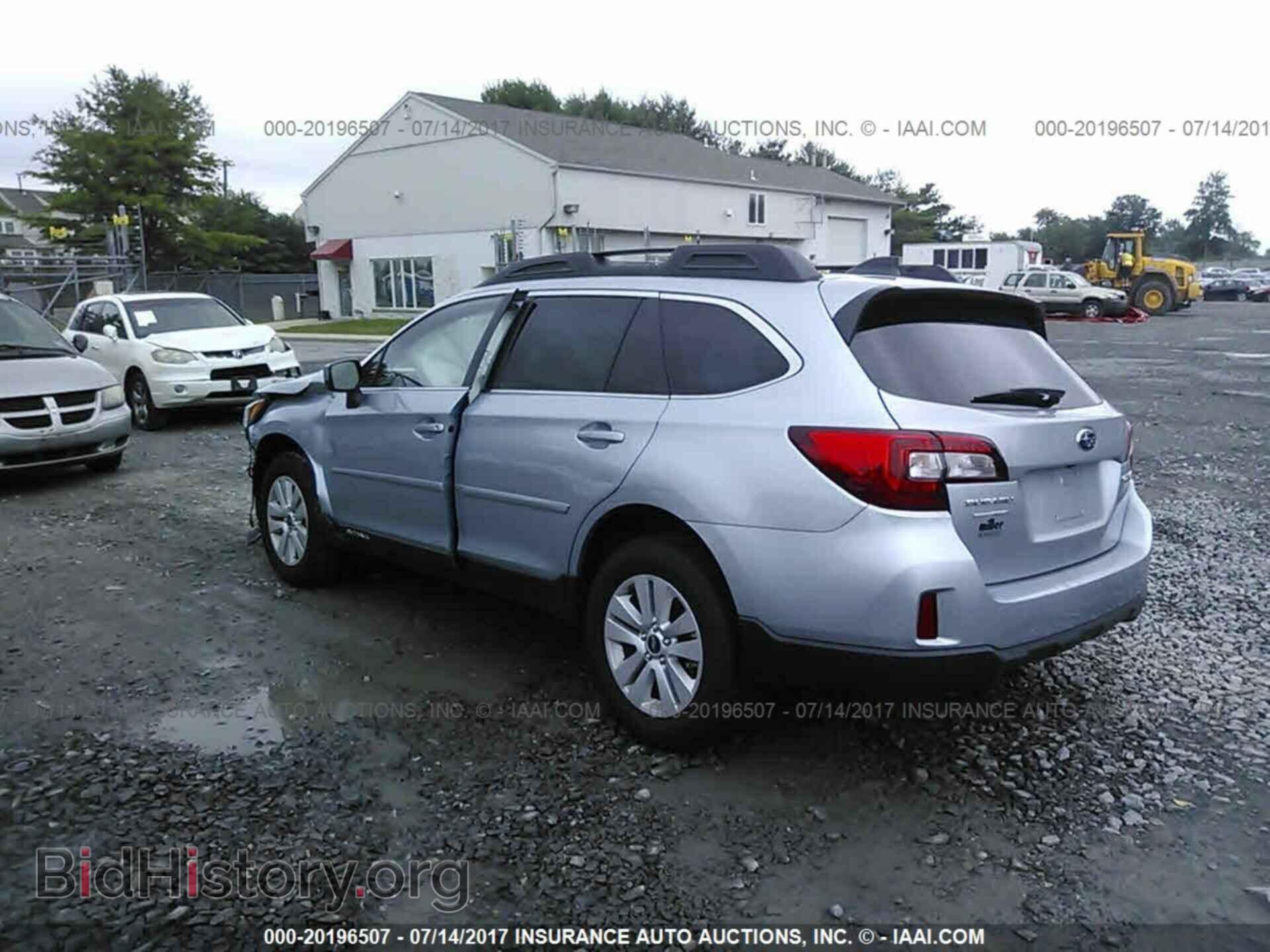 2017 Subaru Outback - VIN: 4S4BSACC1H3266244 - Фото 3