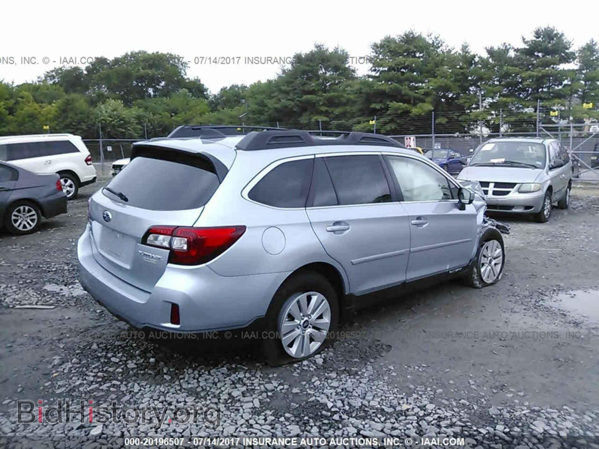 2017 Subaru Outback - VIN: 4S4BSACC1H3266244 - Фото 4