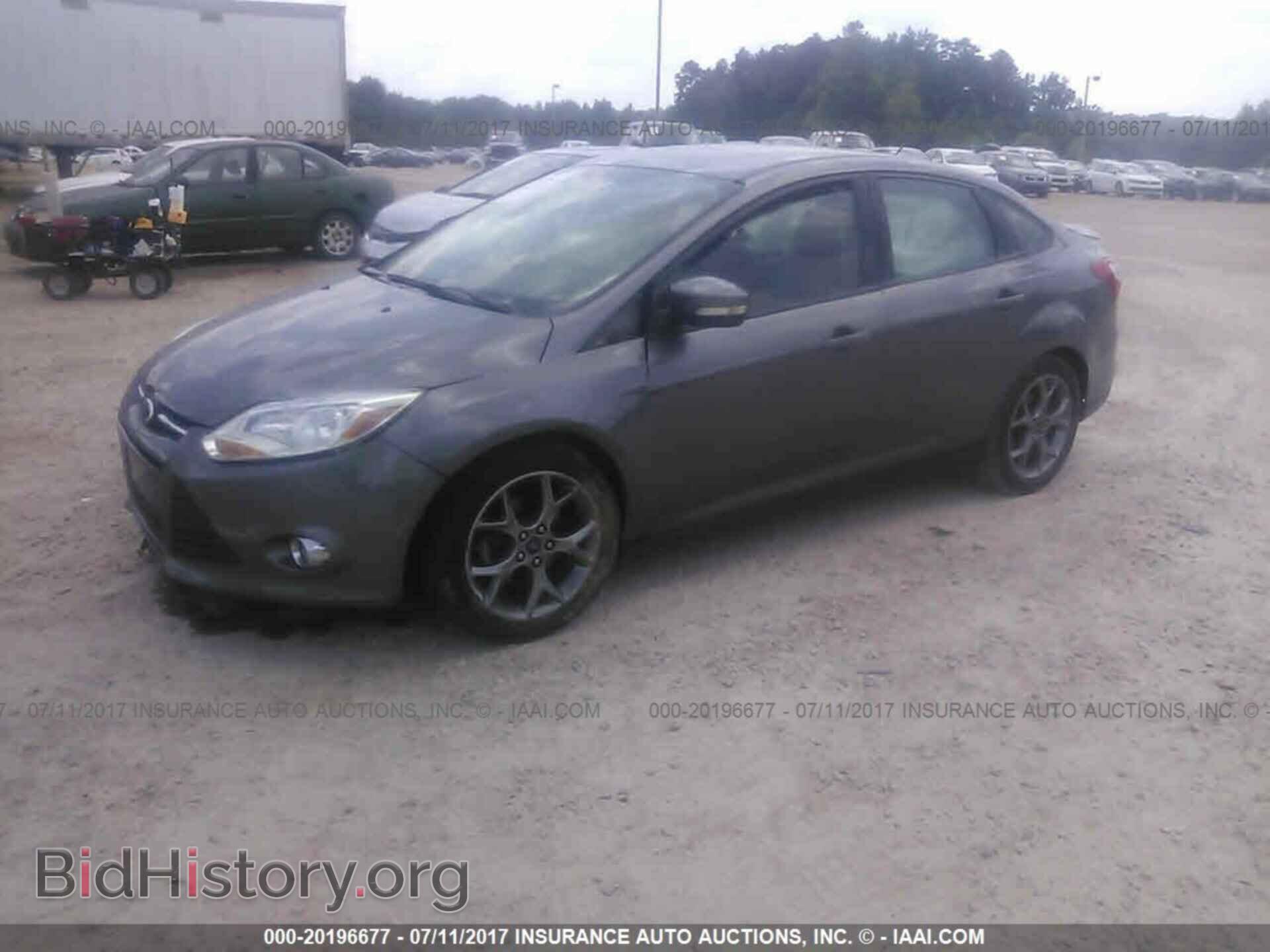 2013 Ford Focus - VIN: 1FADP3F2XDL246202 - Photo 2