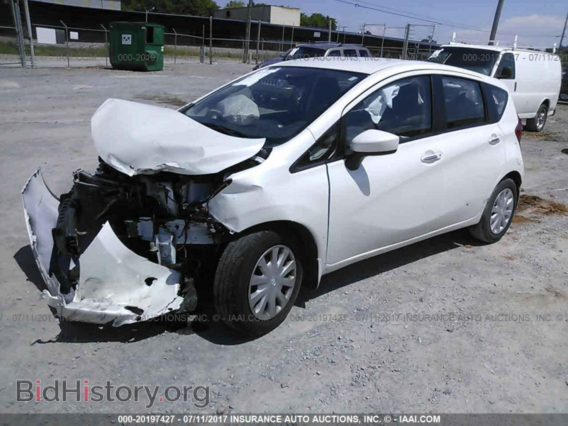 2015 Nissan Versa note - VIN: 3N1CE2CP4FL353665 - Photo 2