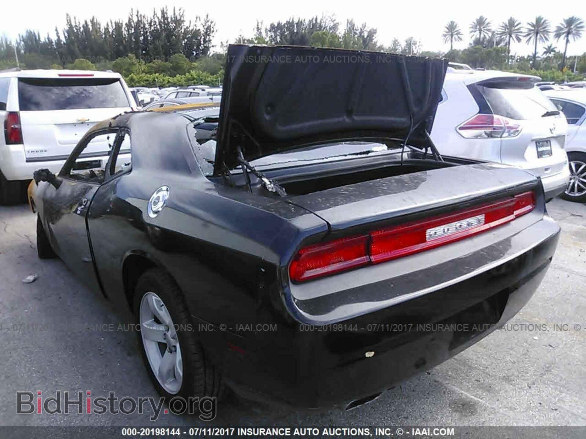 2014 Dodge Challenger - VIN: 2C3CDYAG2EH149562 - Фото 3