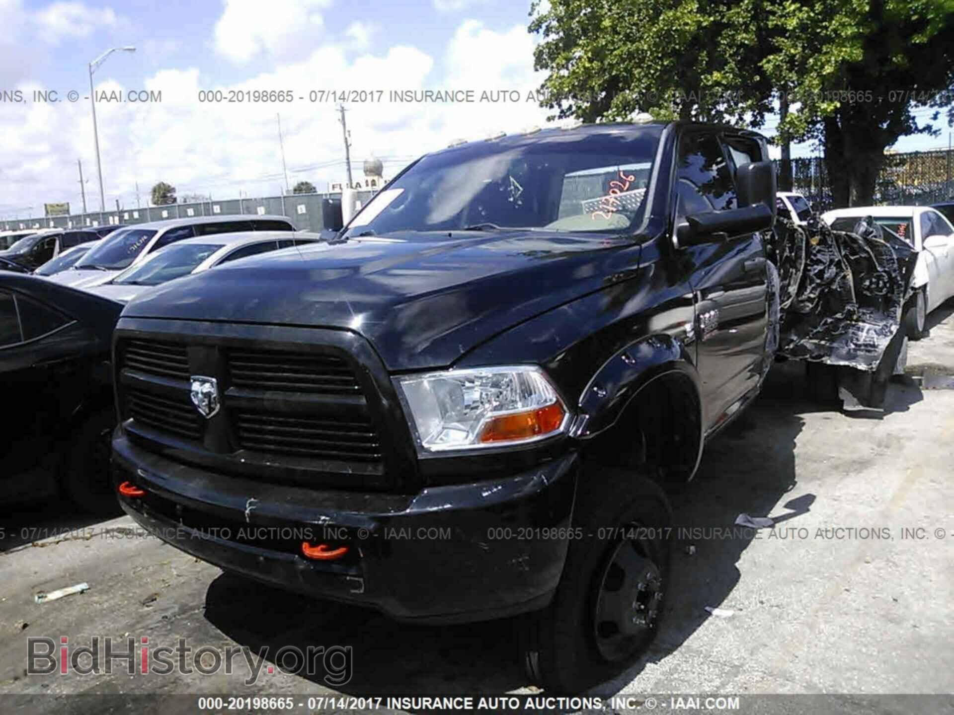 2012 Dodge Ram 3500 - VIN: 3C63DRGL9CG217026 - Фото 2