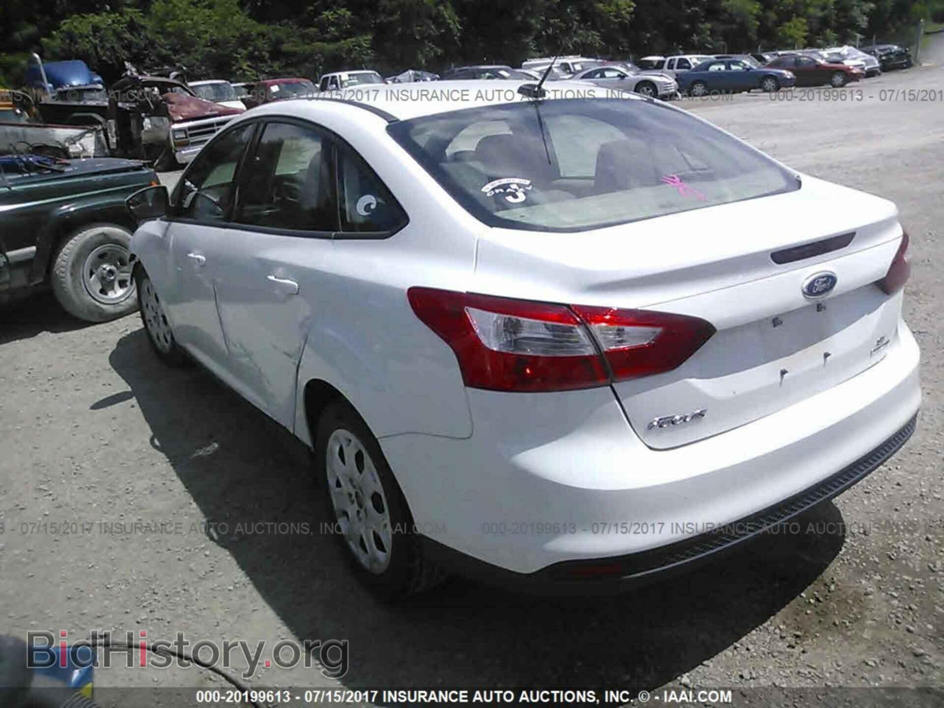 2012 Ford Focus - VIN: 1FAHP3F22CL405231 - Photo 3