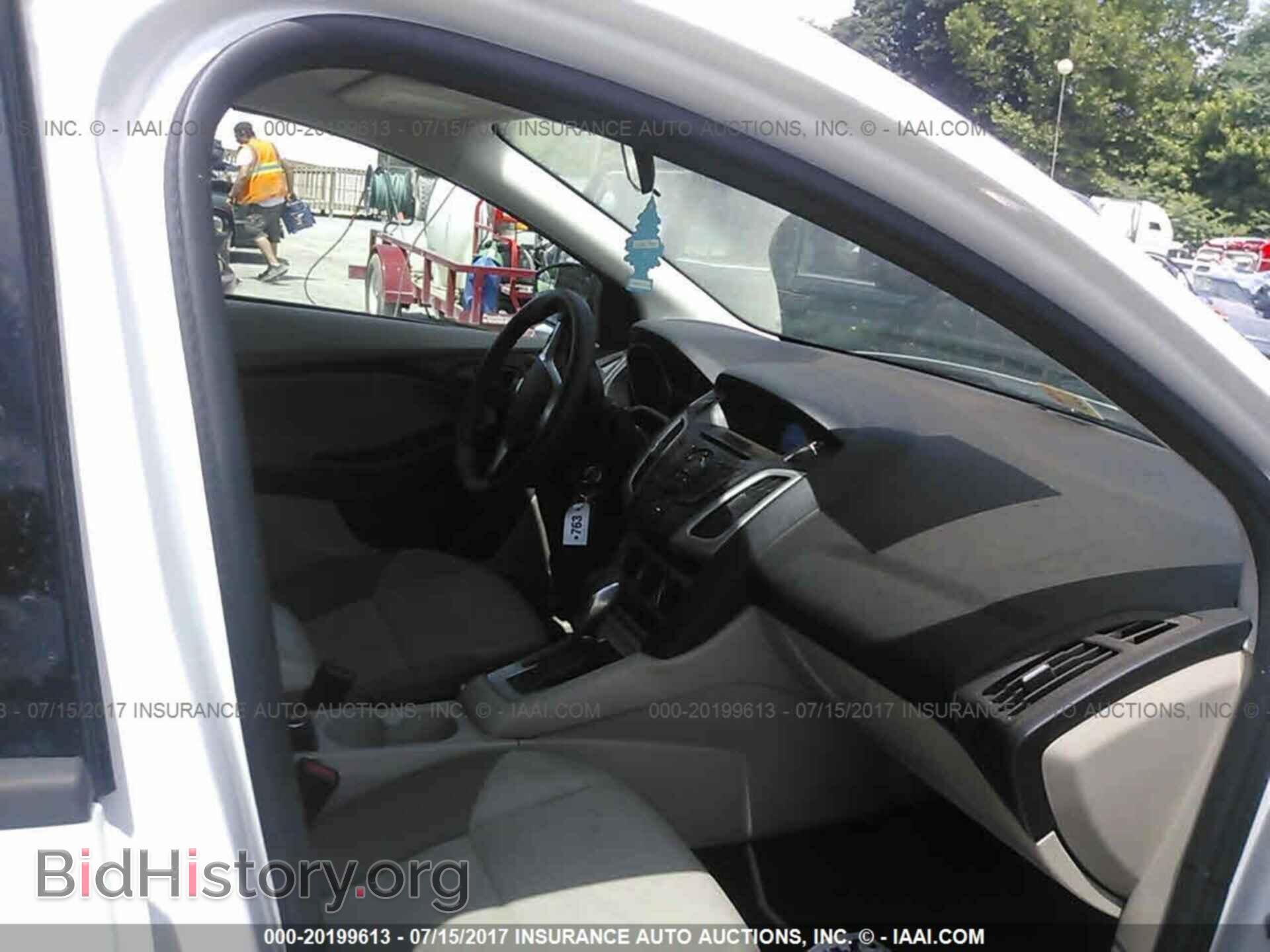 2012 Ford Focus - VIN: 1FAHP3F22CL405231 - Photo 5