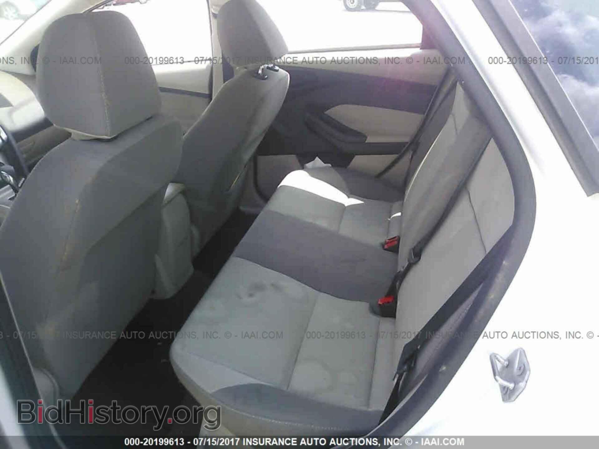 2012 Ford Focus - VIN: 1FAHP3F22CL405231 - Photo 8