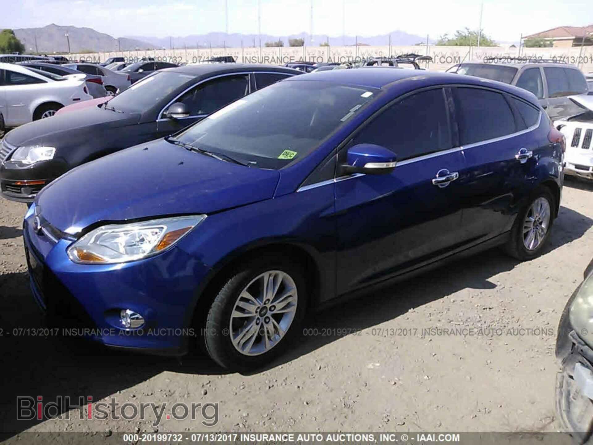 2012 Ford Focus - VIN: 1FAHP3M22CL453640 - Photo 2