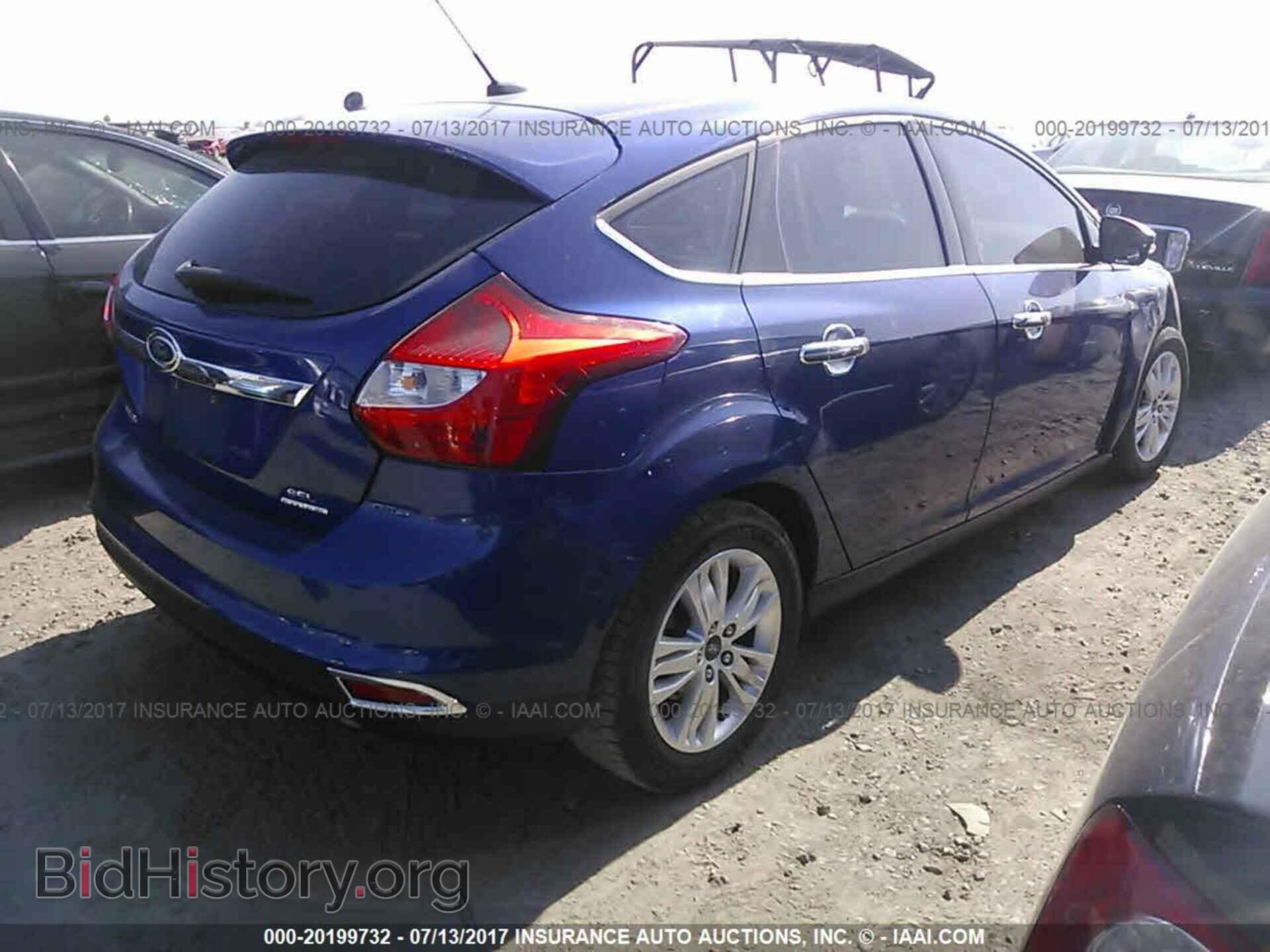 2012 Ford Focus - VIN: 1FAHP3M22CL453640 - Photo 4