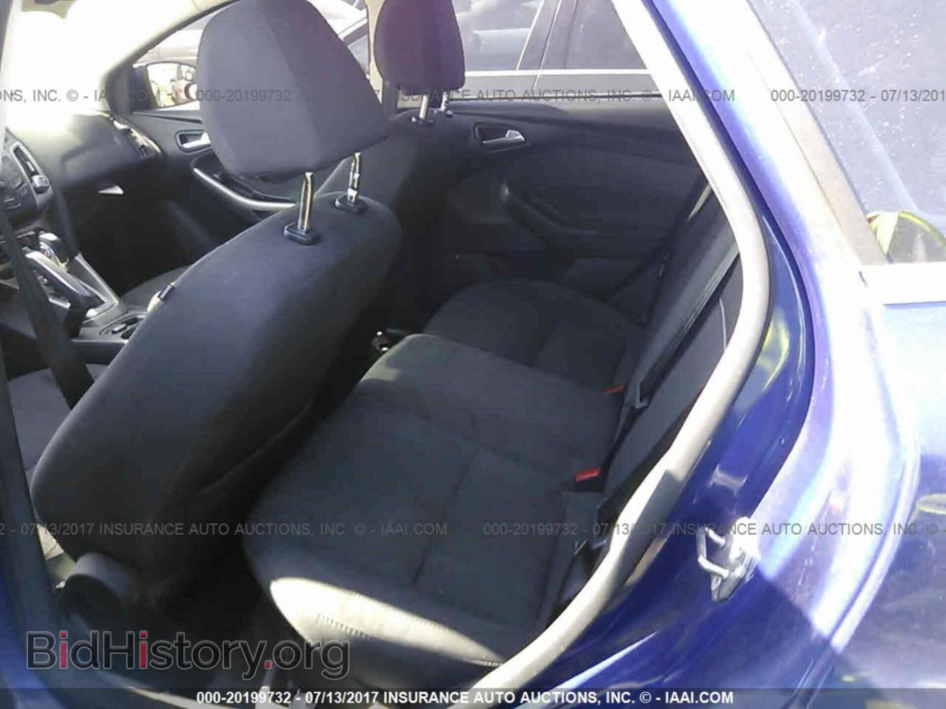 2012 Ford Focus - VIN: 1FAHP3M22CL453640 - Photo 8