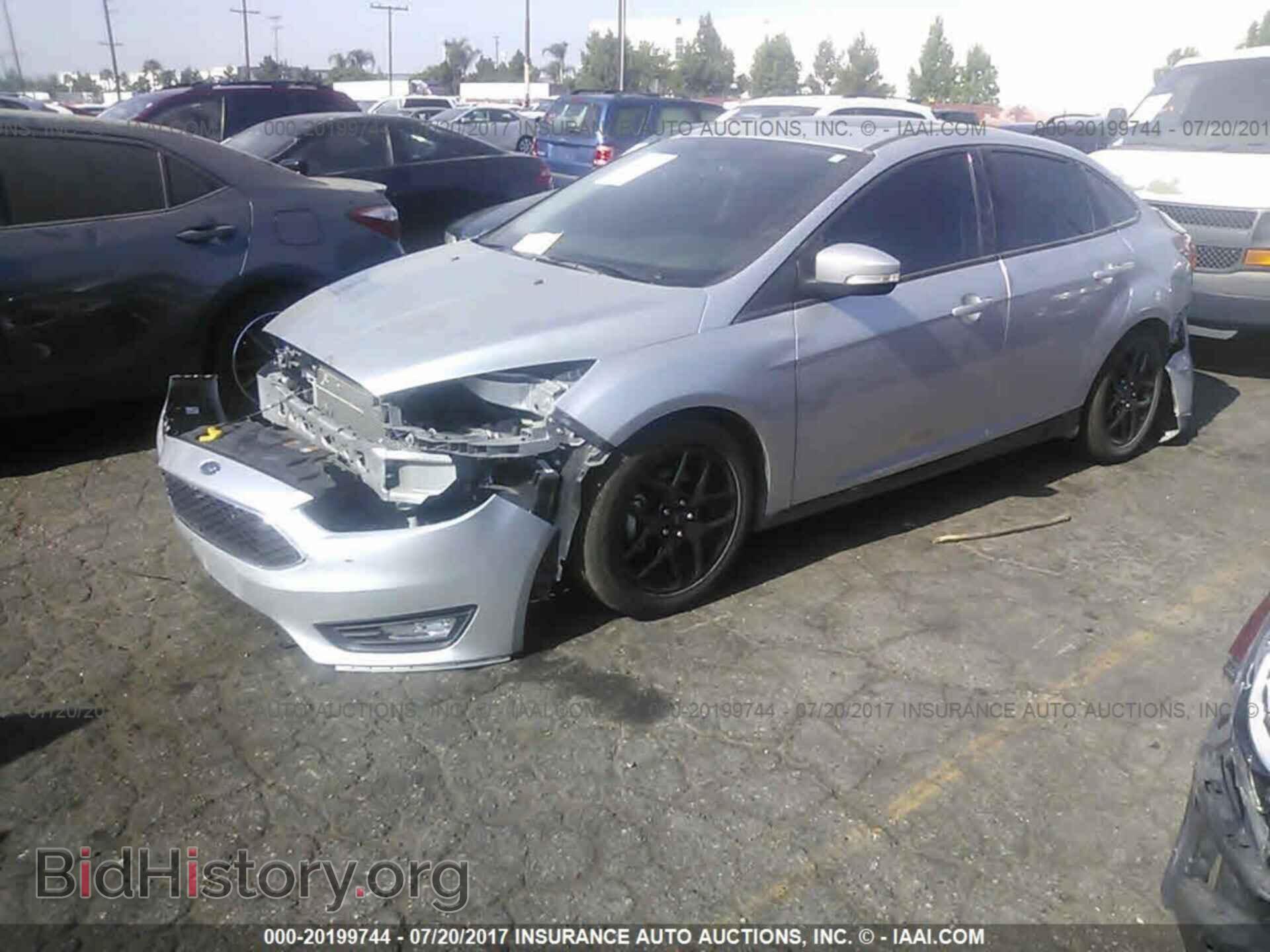 2016 Ford Focus - VIN: 1FADP3F23GL254114 - Photo 2