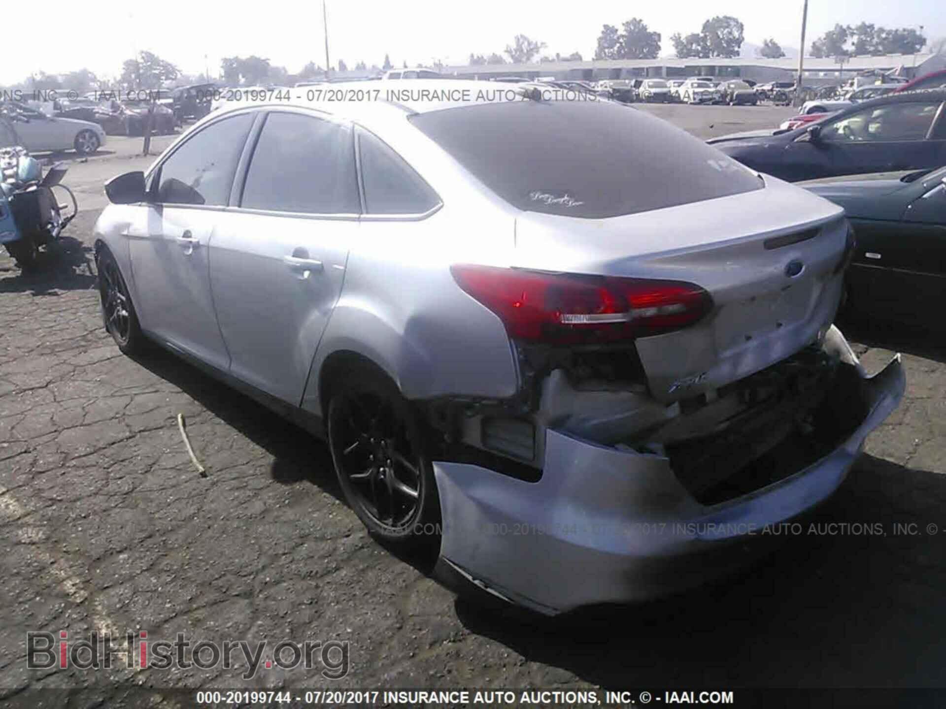 2016 Ford Focus - VIN: 1FADP3F23GL254114 - Photo 3