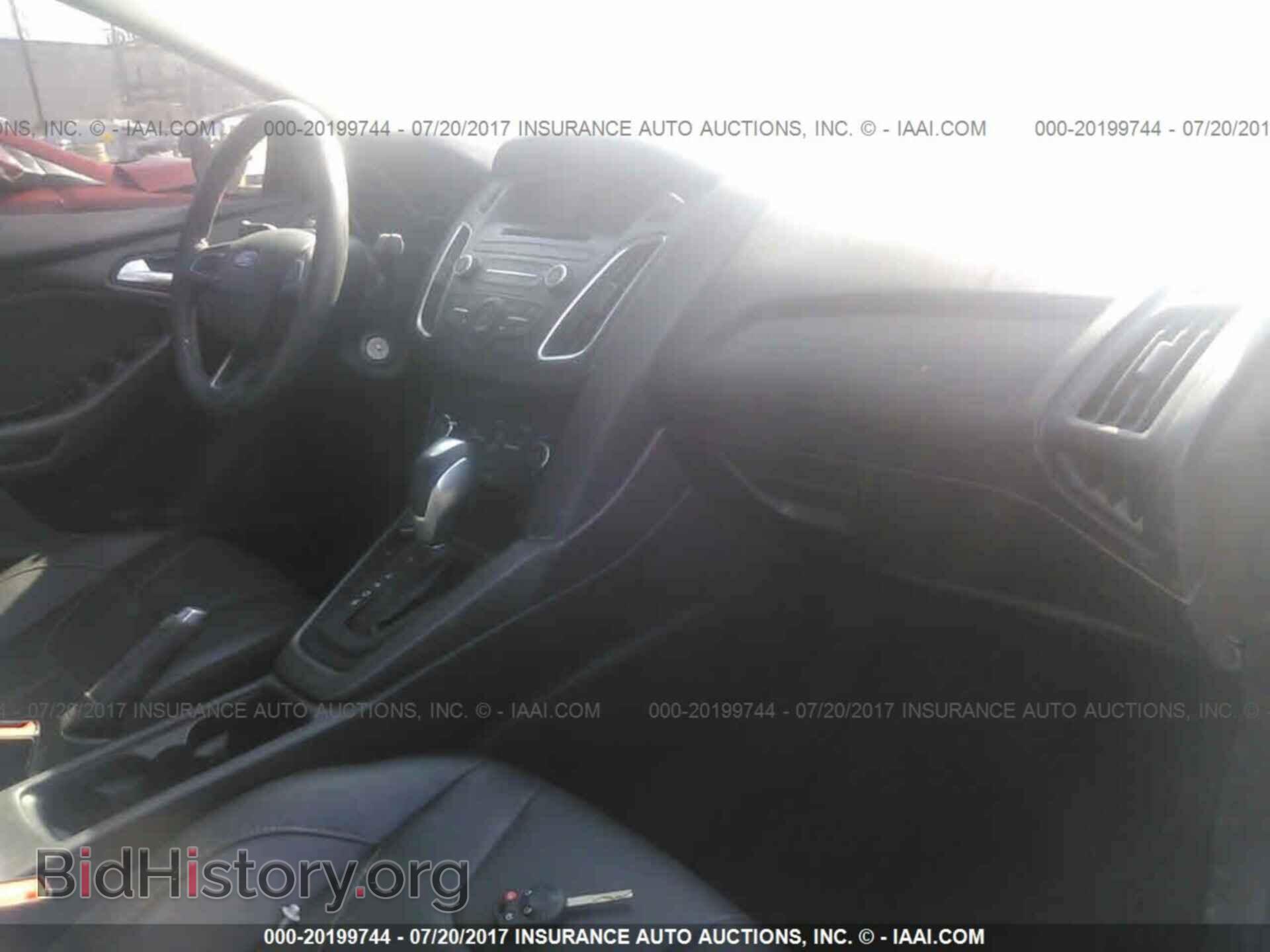 2016 Ford Focus - VIN: 1FADP3F23GL254114 - Photo 5