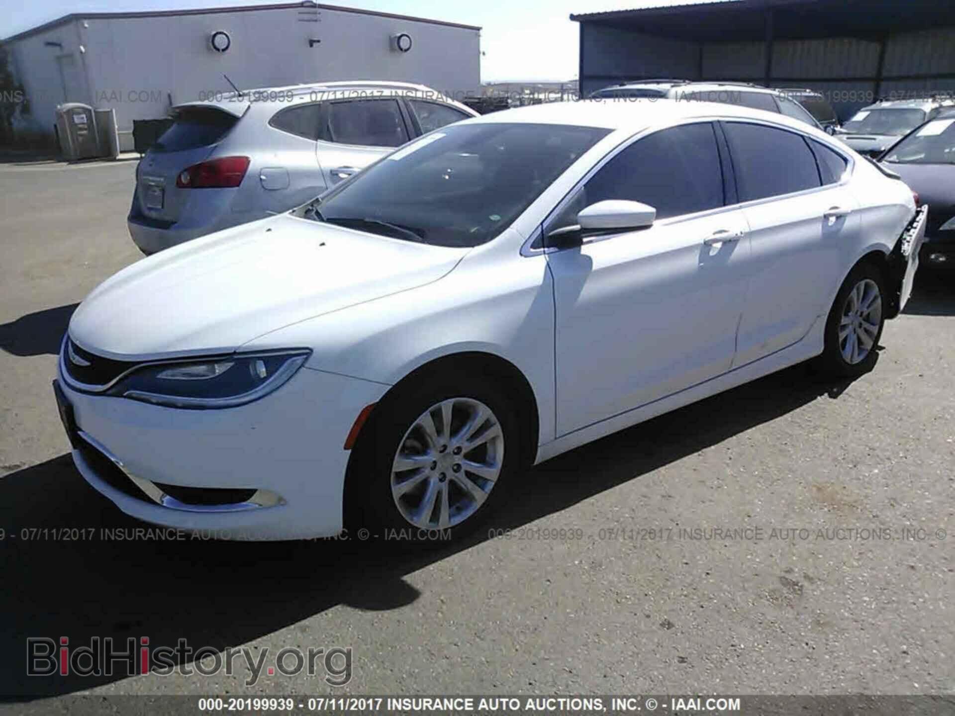 2016 Chrysler 200 - VIN: 1C3CCCAB1GN164770 - Photo 2