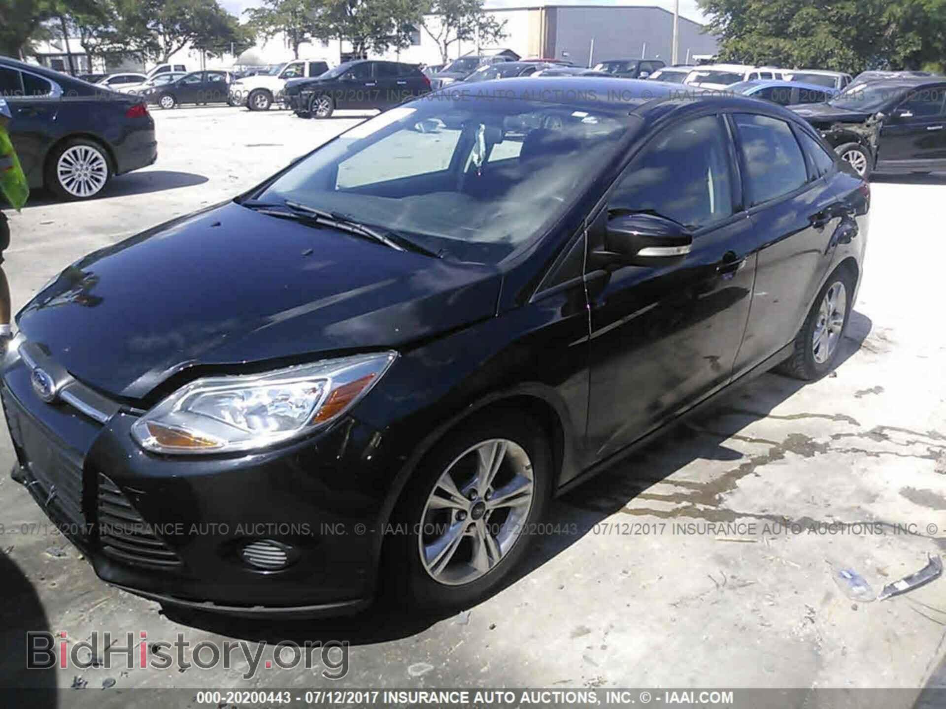 2014 Ford Focus - VIN: 1FADP3F25EL326802 - Фото 2