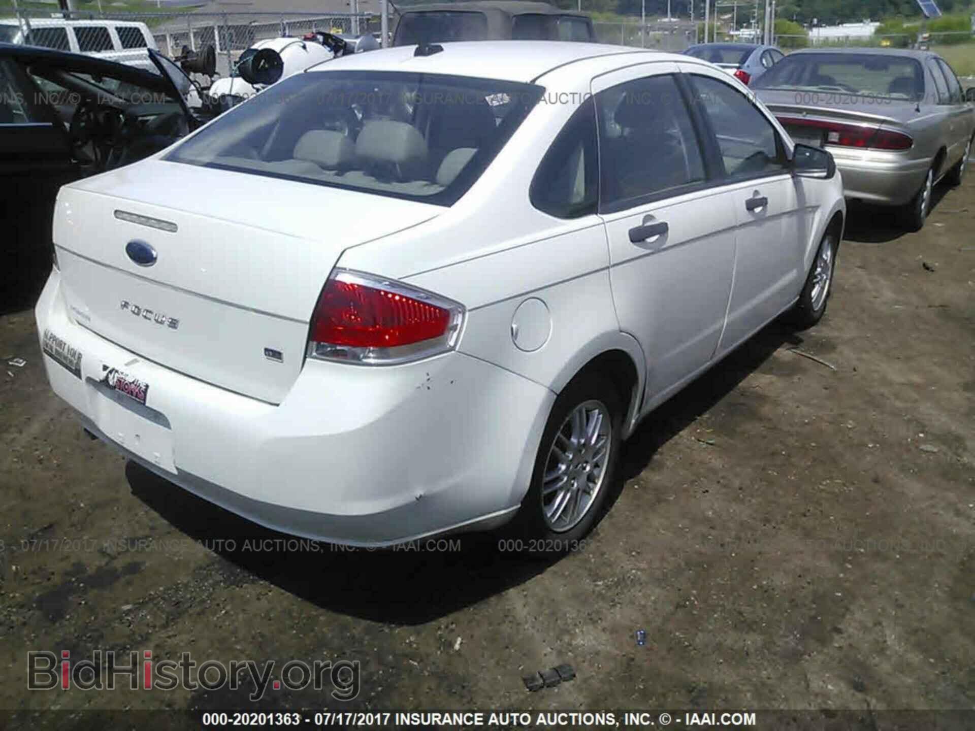 2011 Ford Focus - VIN: 1FAHP3FN5BW188250 - Фото 4