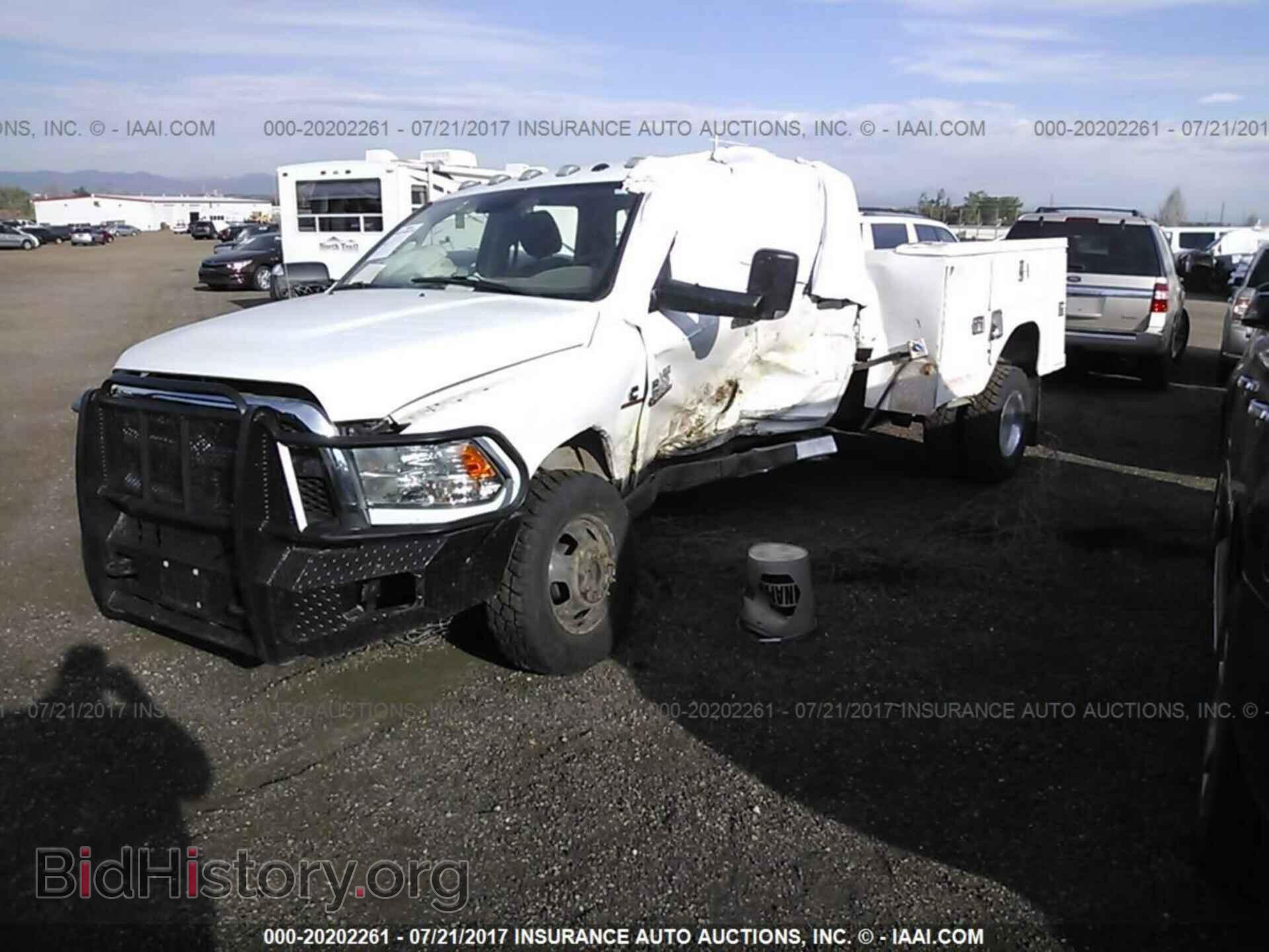 2014 Ram 3500 - VIN: 3C63RRGL9EG153798 - Фото 2