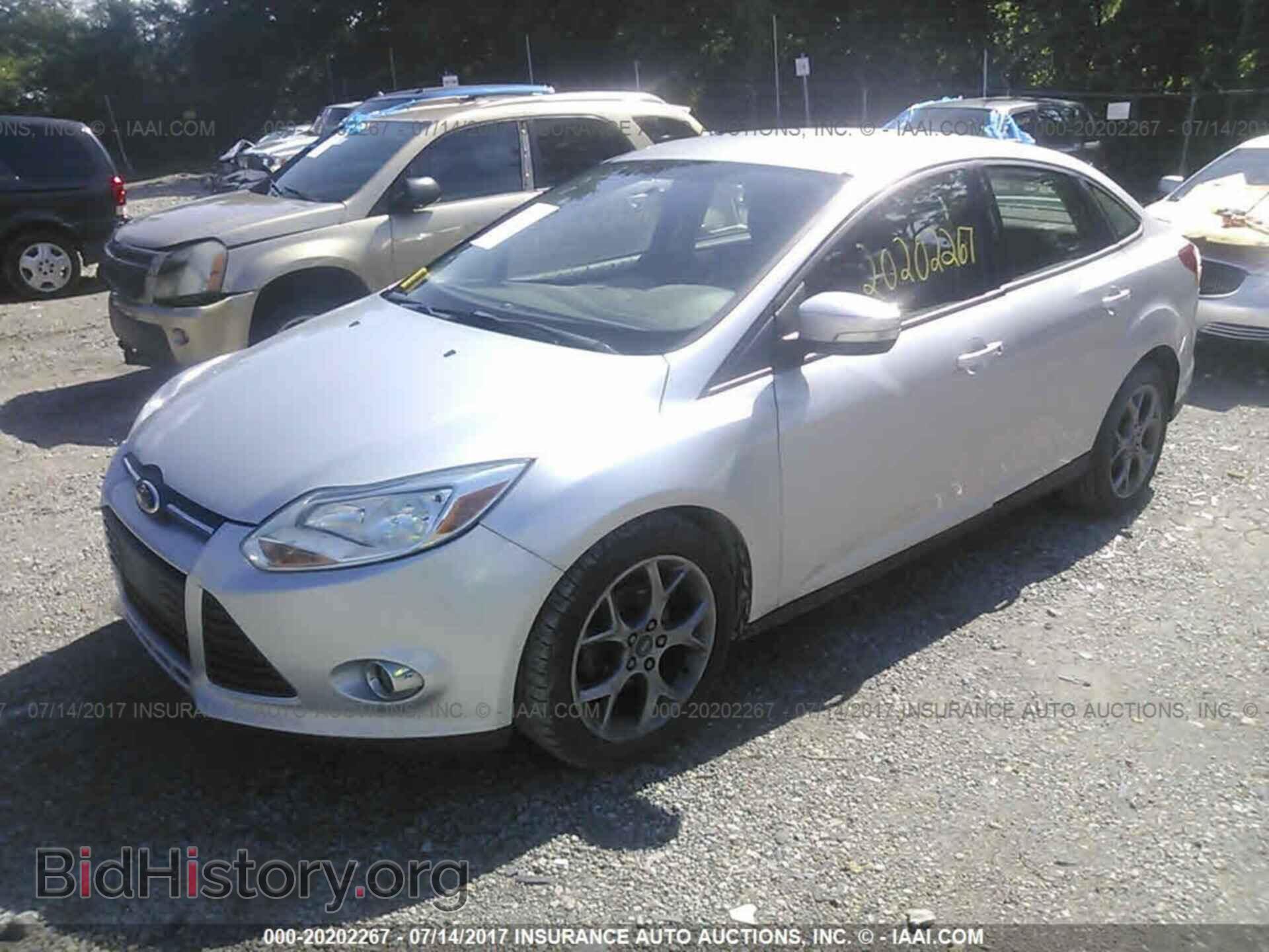 2013 Ford Focus - VIN: 1FADP3F28DL252497 - Photo 2