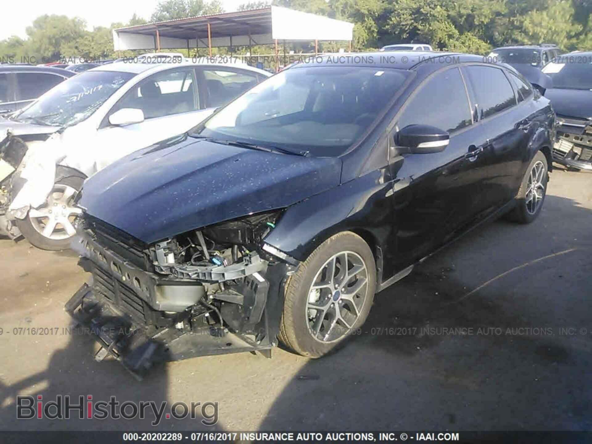 2017 Ford Focus - VIN: 1FADP3H29HL257498 - Фото 2