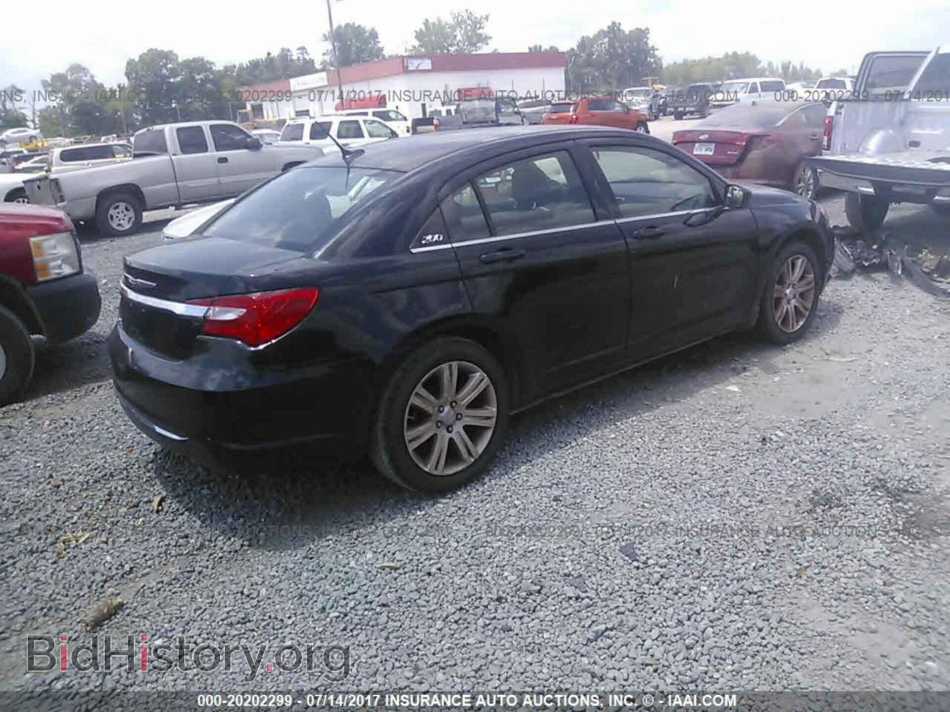 2013 Chrysler 200 - VIN: 1C3CCBAB4DN704442 - Photo 4