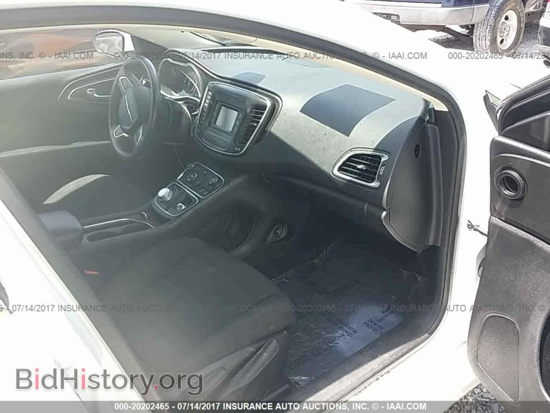 2015 Chrysler 200 - VIN: 1C3CCCAB4FN732265 - Photo 5